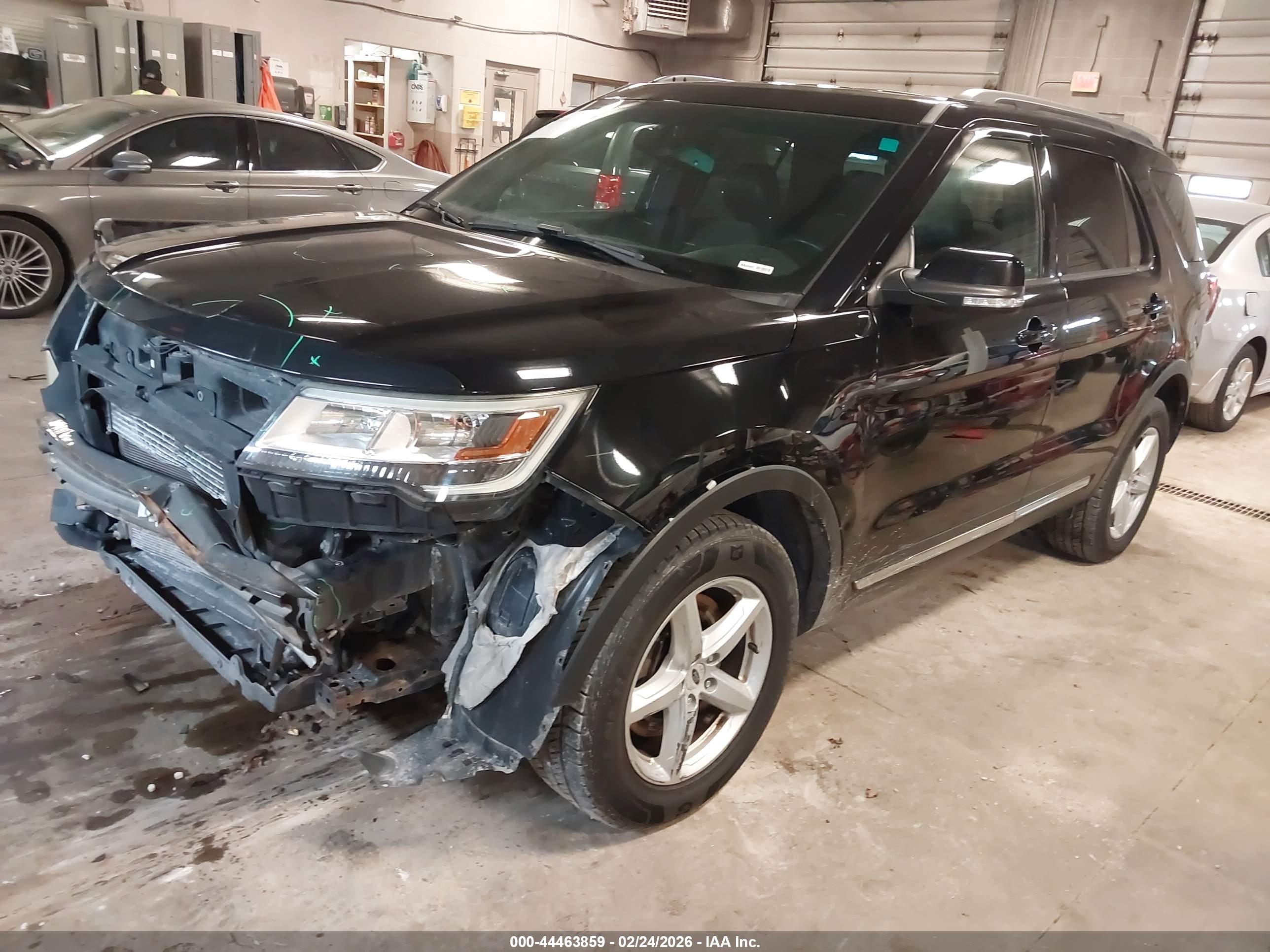 FORD EXPLORER image 2