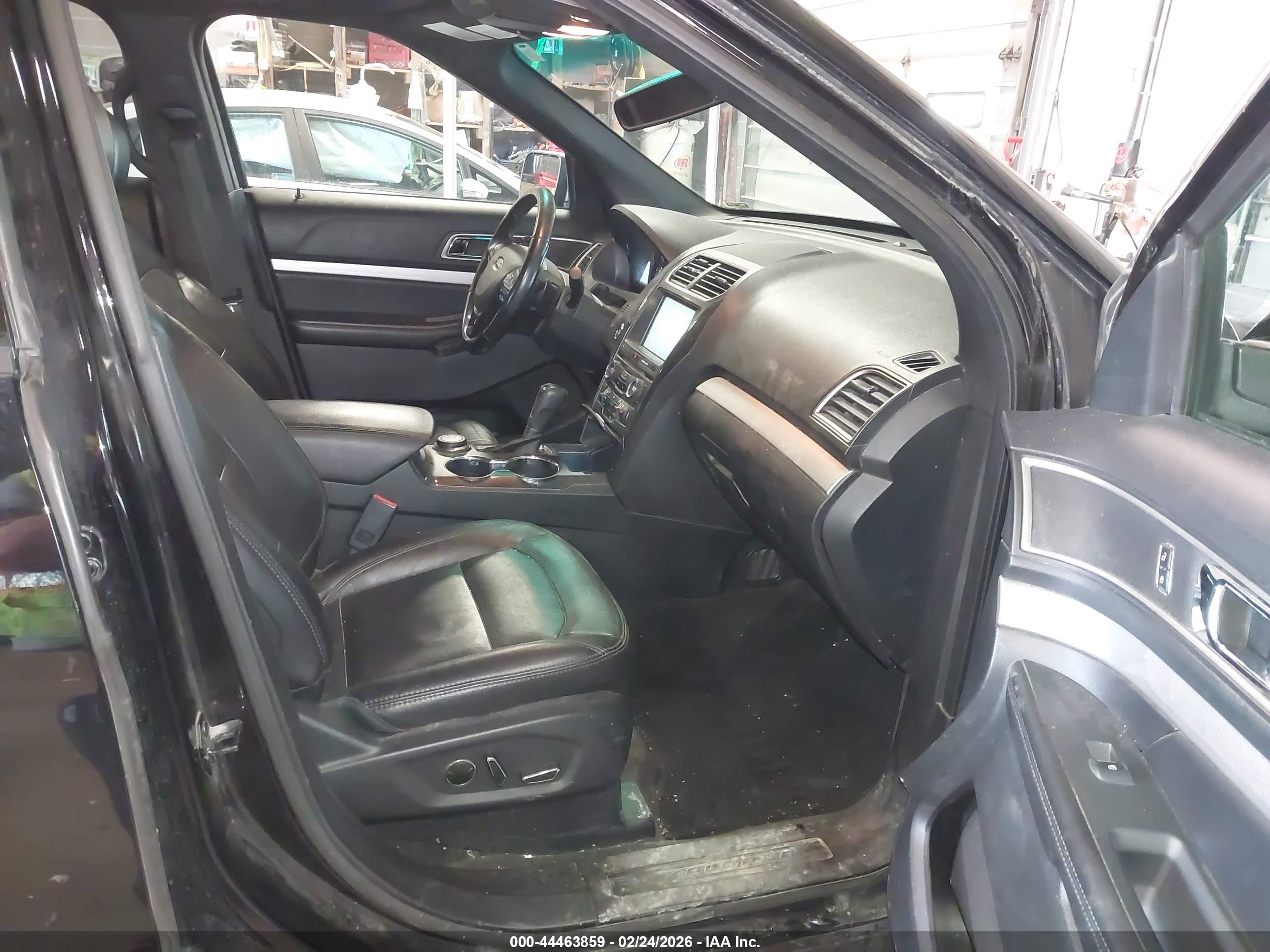 FORD EXPLORER image 5