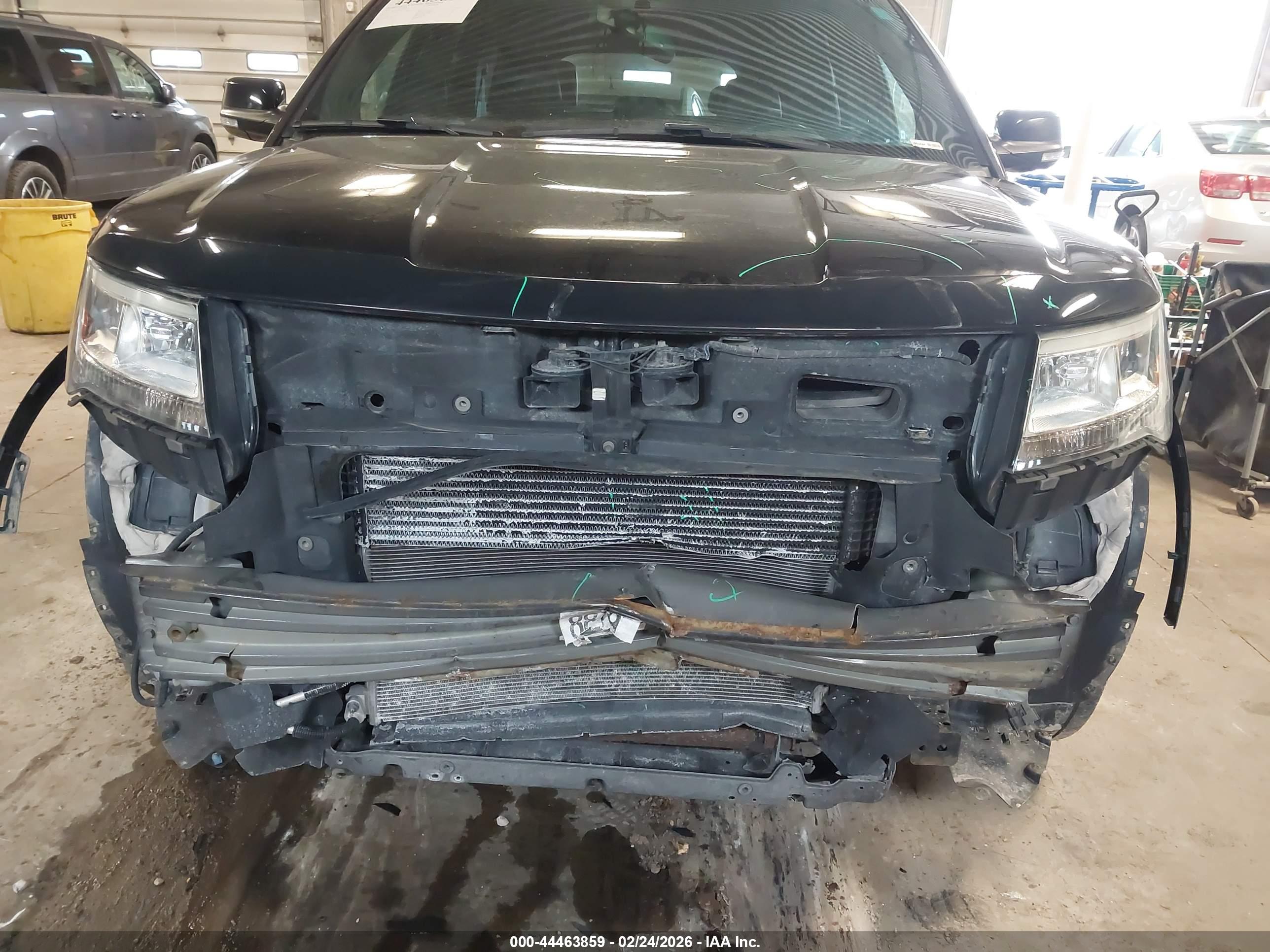 FORD EXPLORER image 6