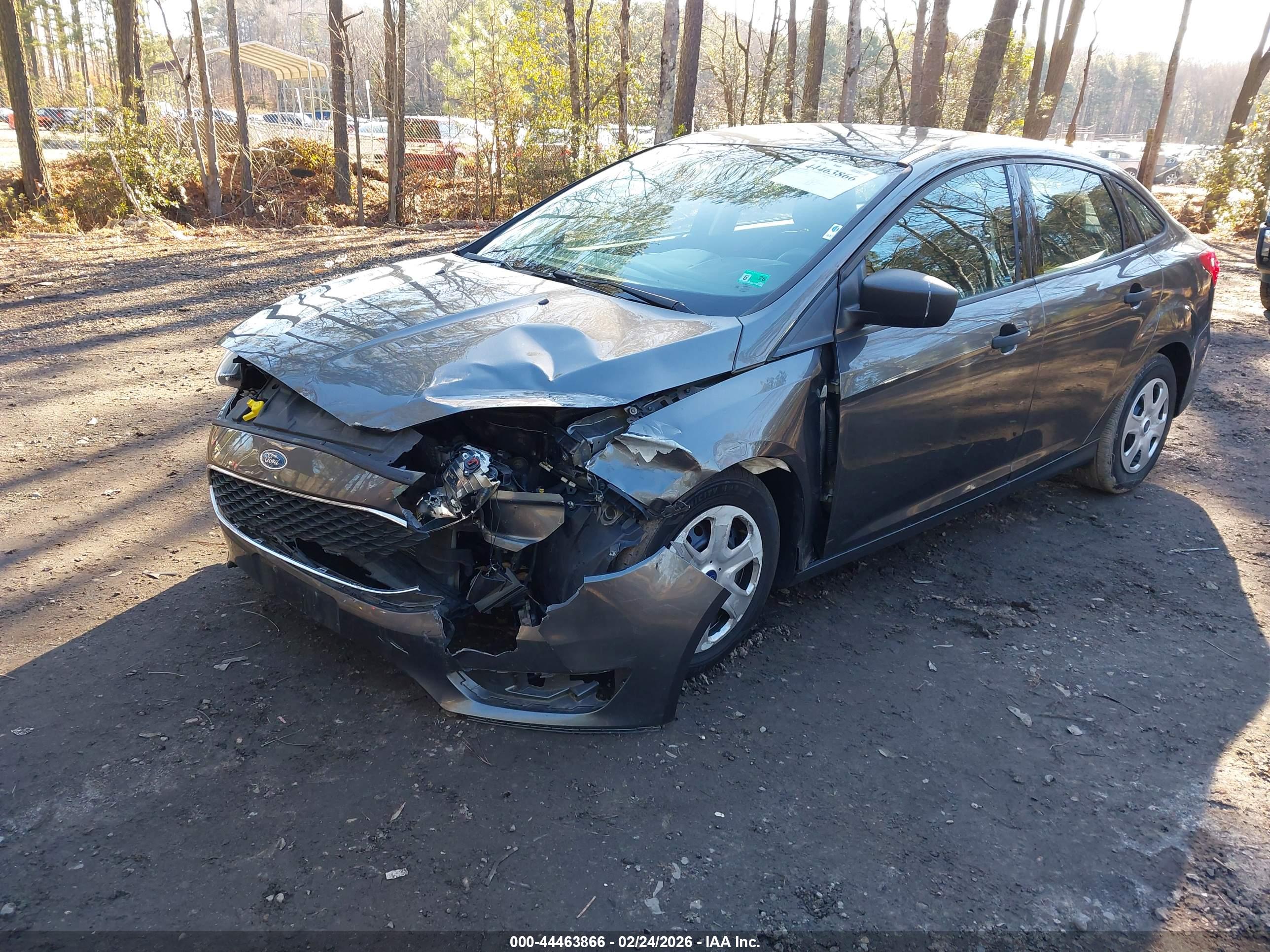 FORD FOCUS image 2
