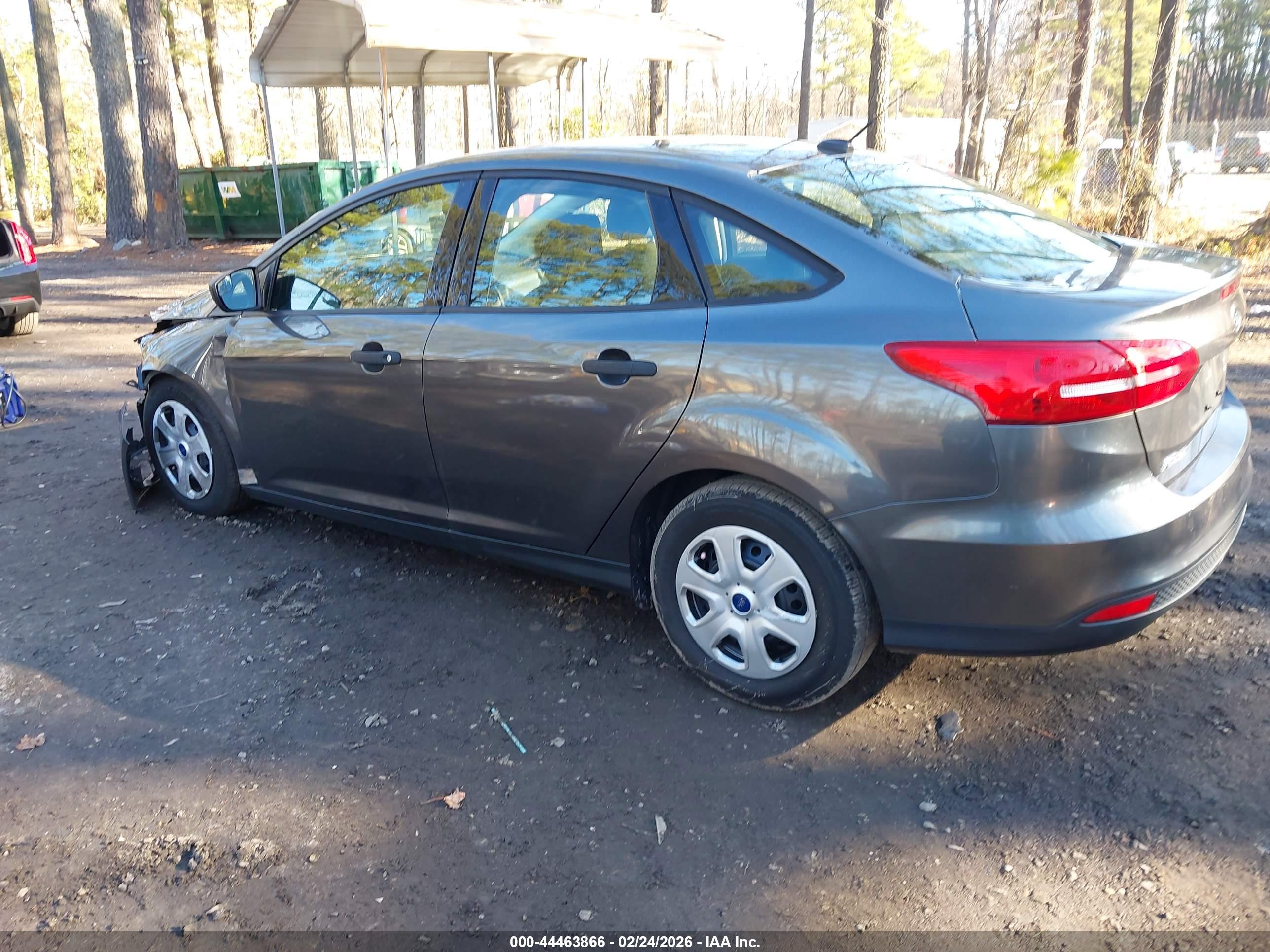FORD FOCUS image 3