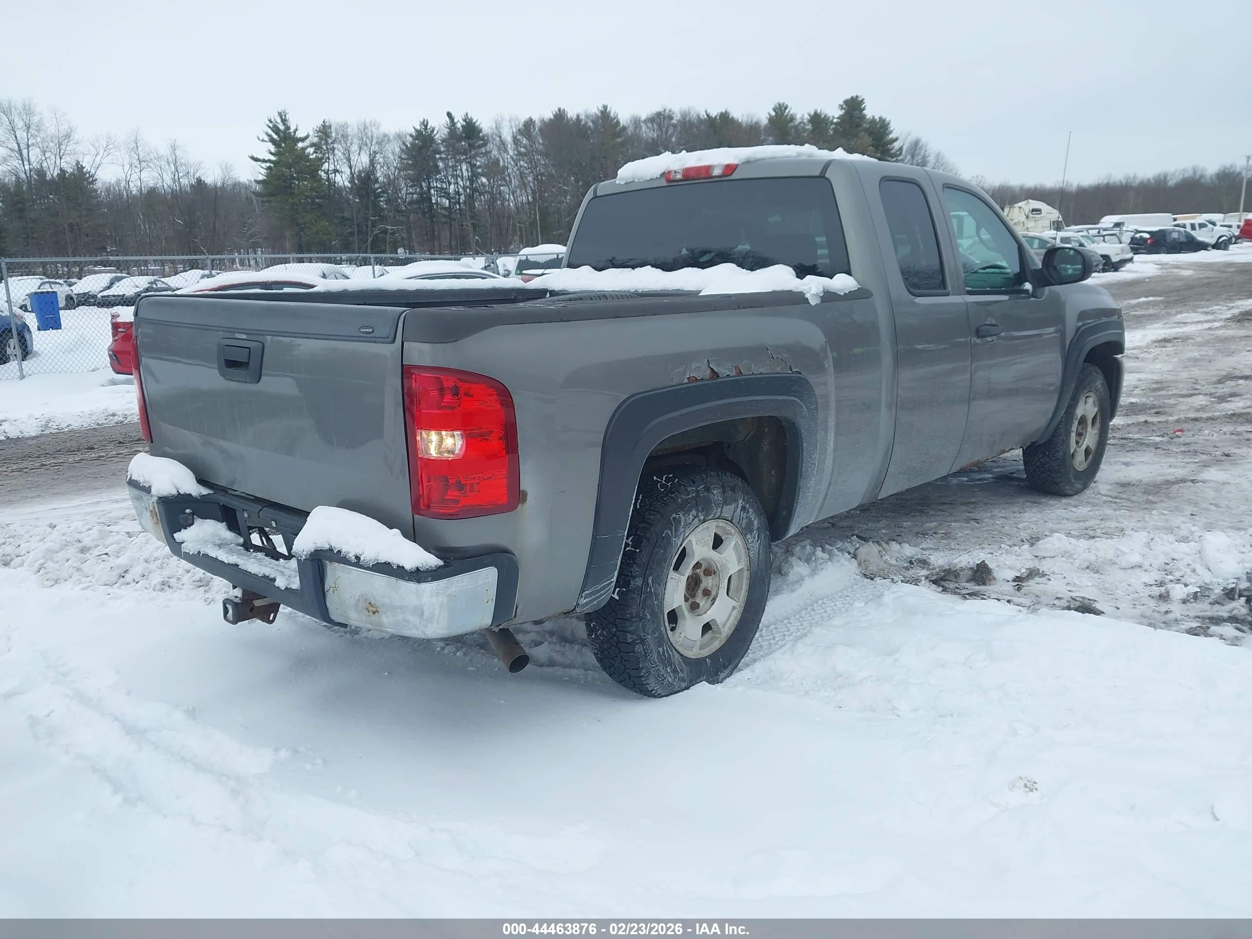 CHEVROLET SILVERADO image 4