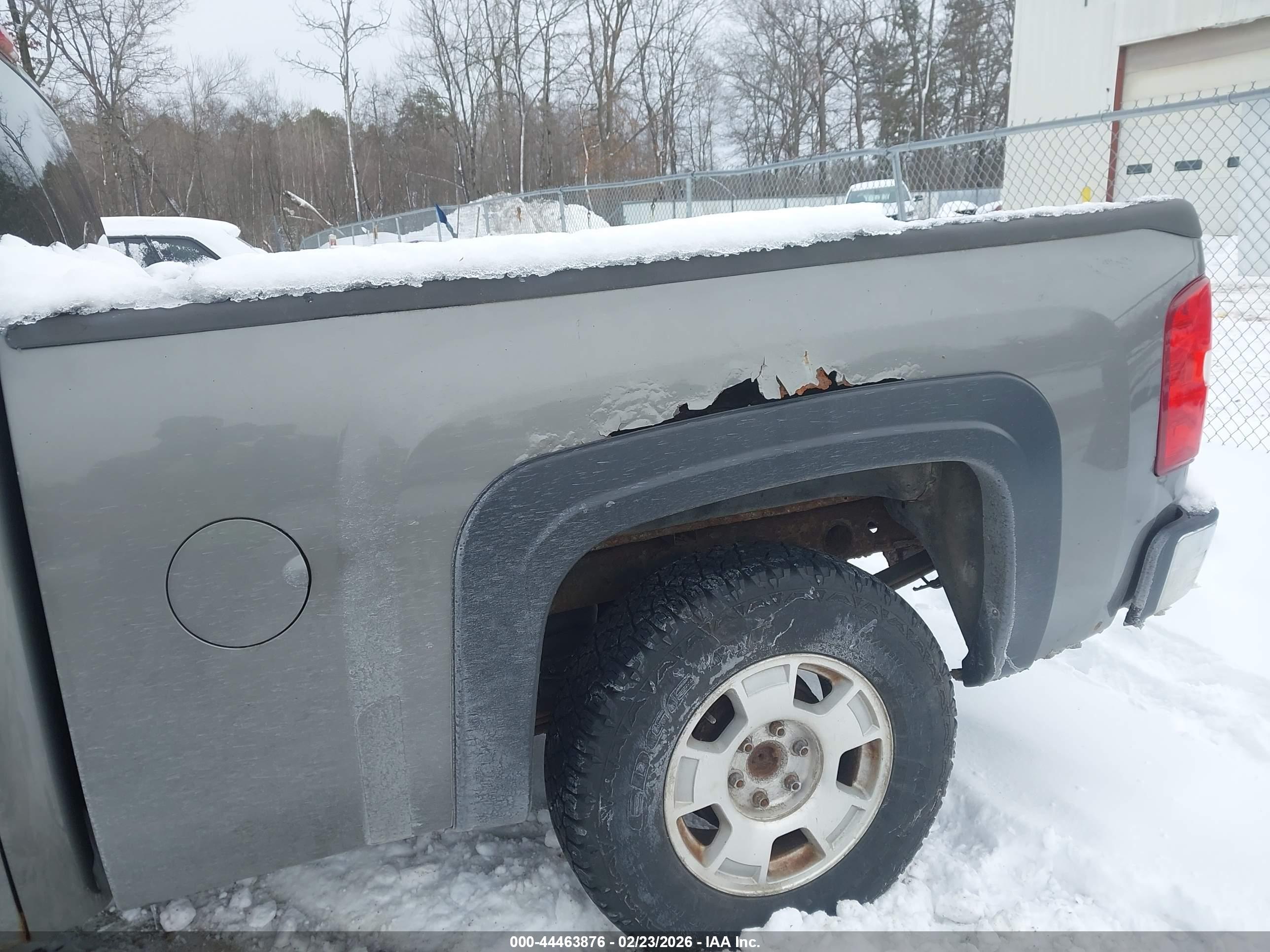 CHEVROLET SILVERADO image 6