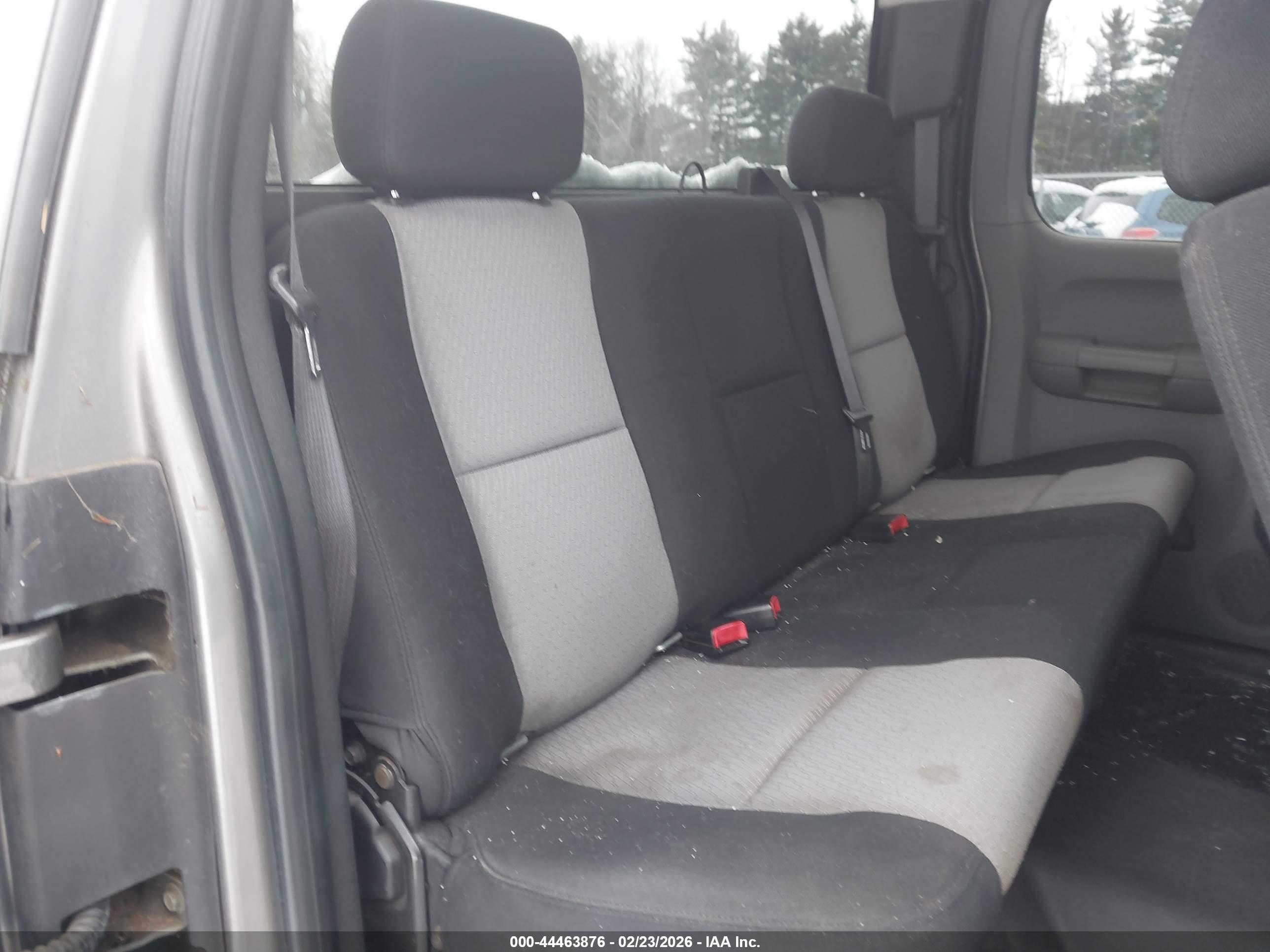 CHEVROLET SILVERADO image 8