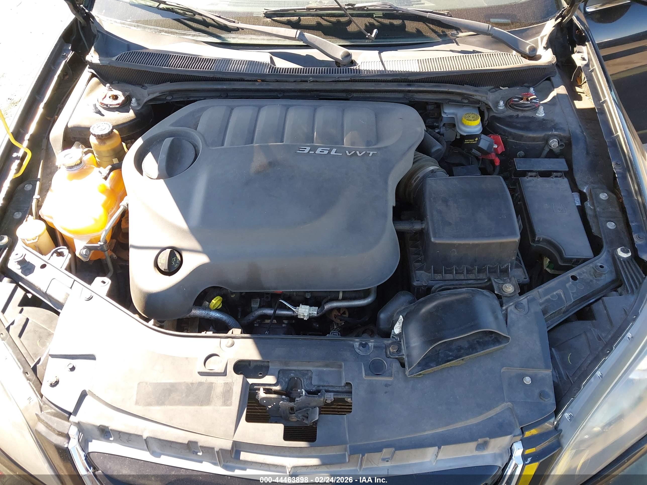 CHRYSLER 200 image 10