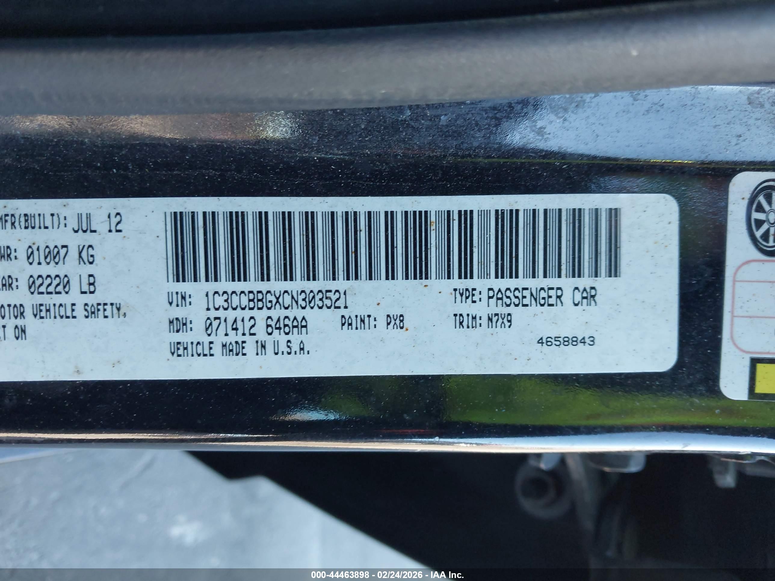 CHRYSLER 200 image 9