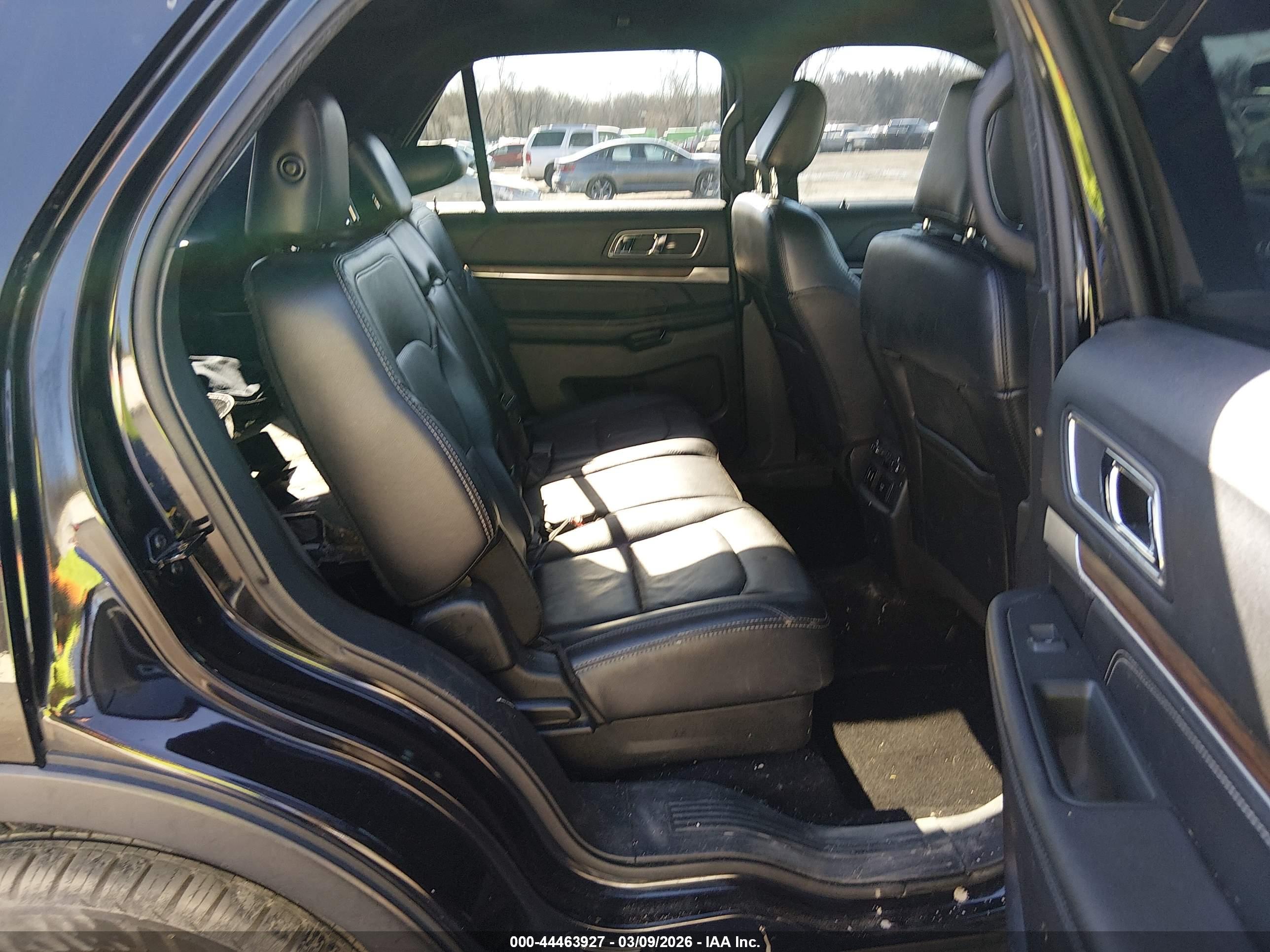FORD EXPLORER image 8