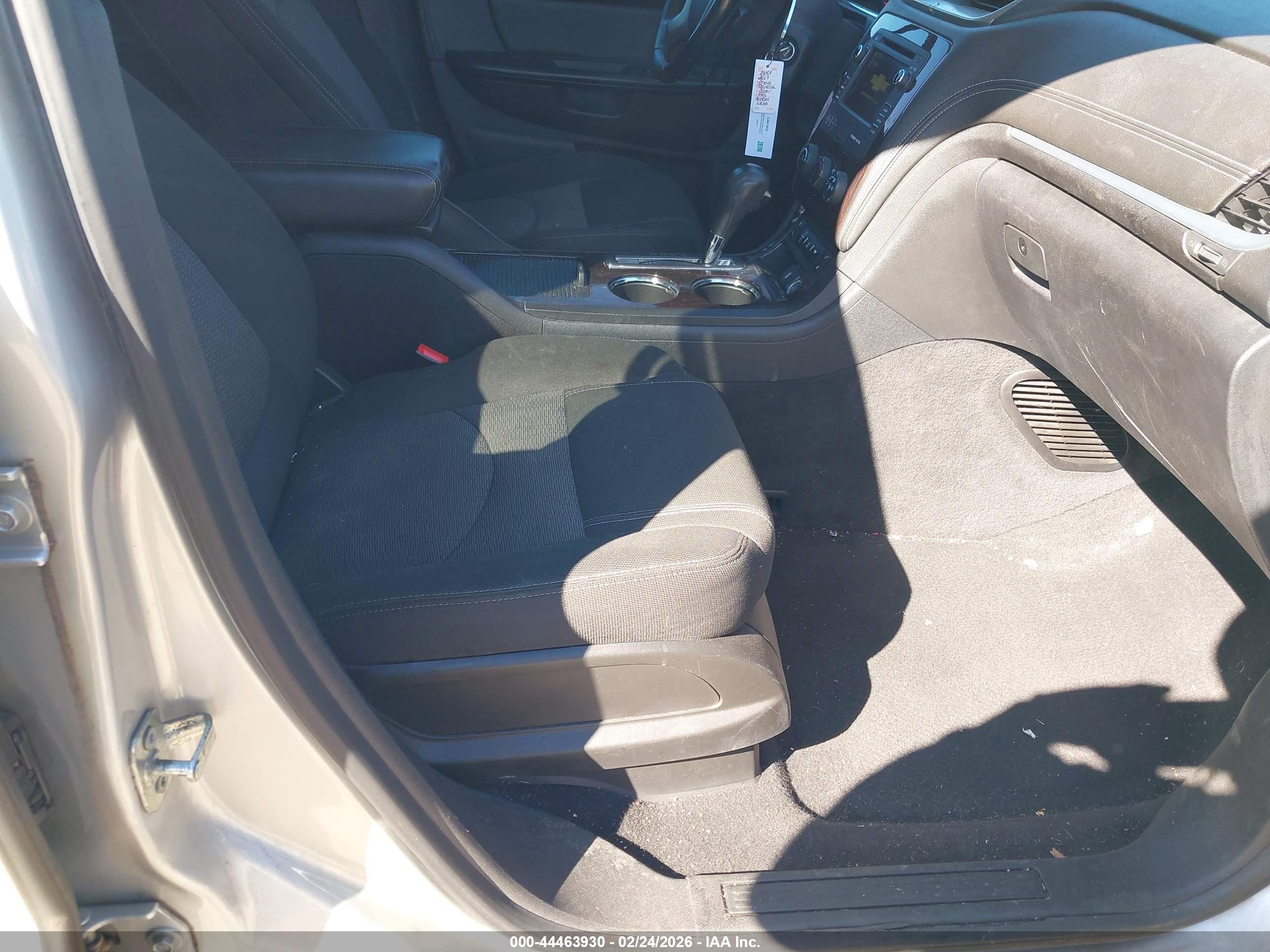CHEVROLET TRAVERSE image 5