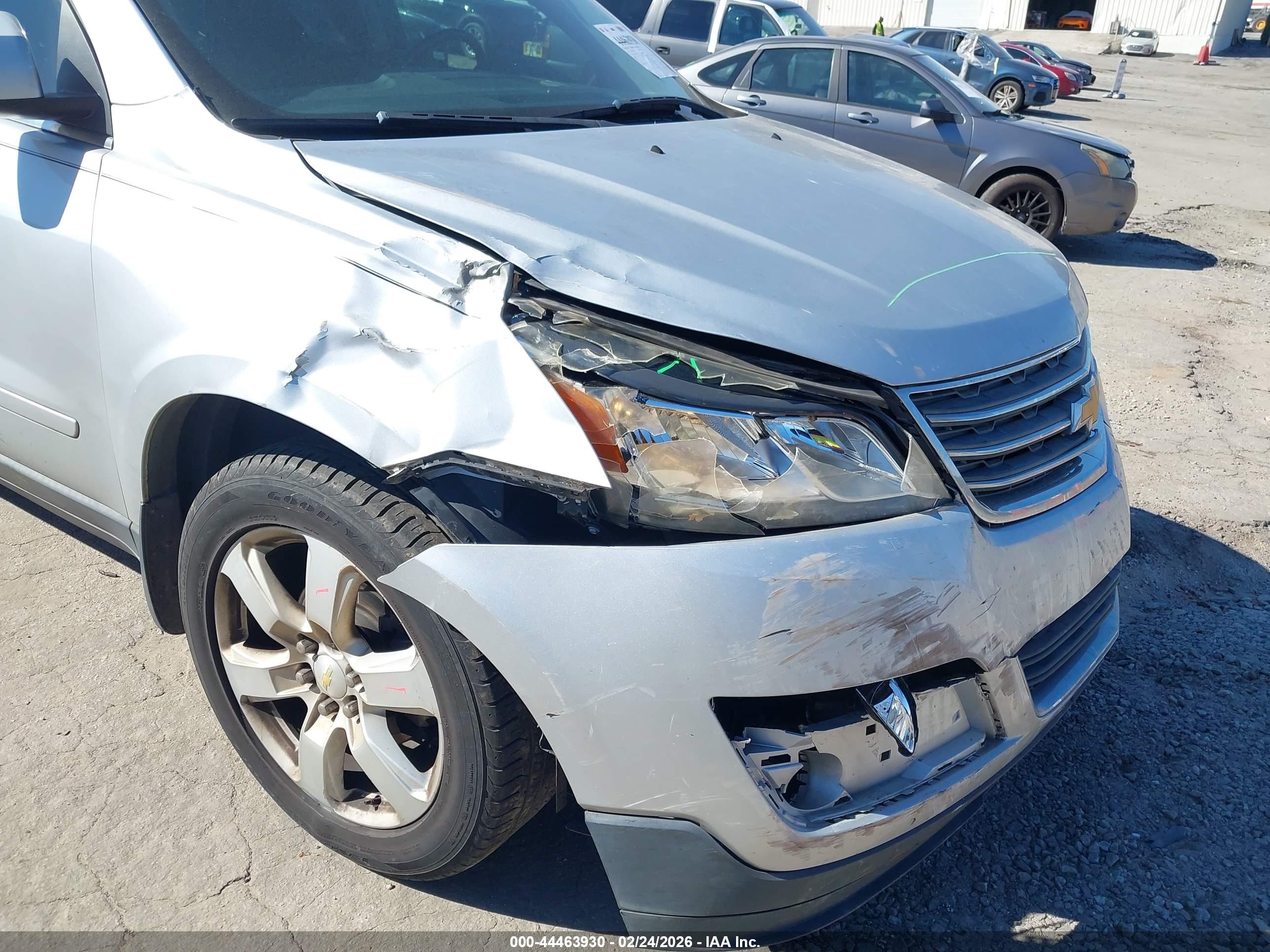 CHEVROLET TRAVERSE image 6