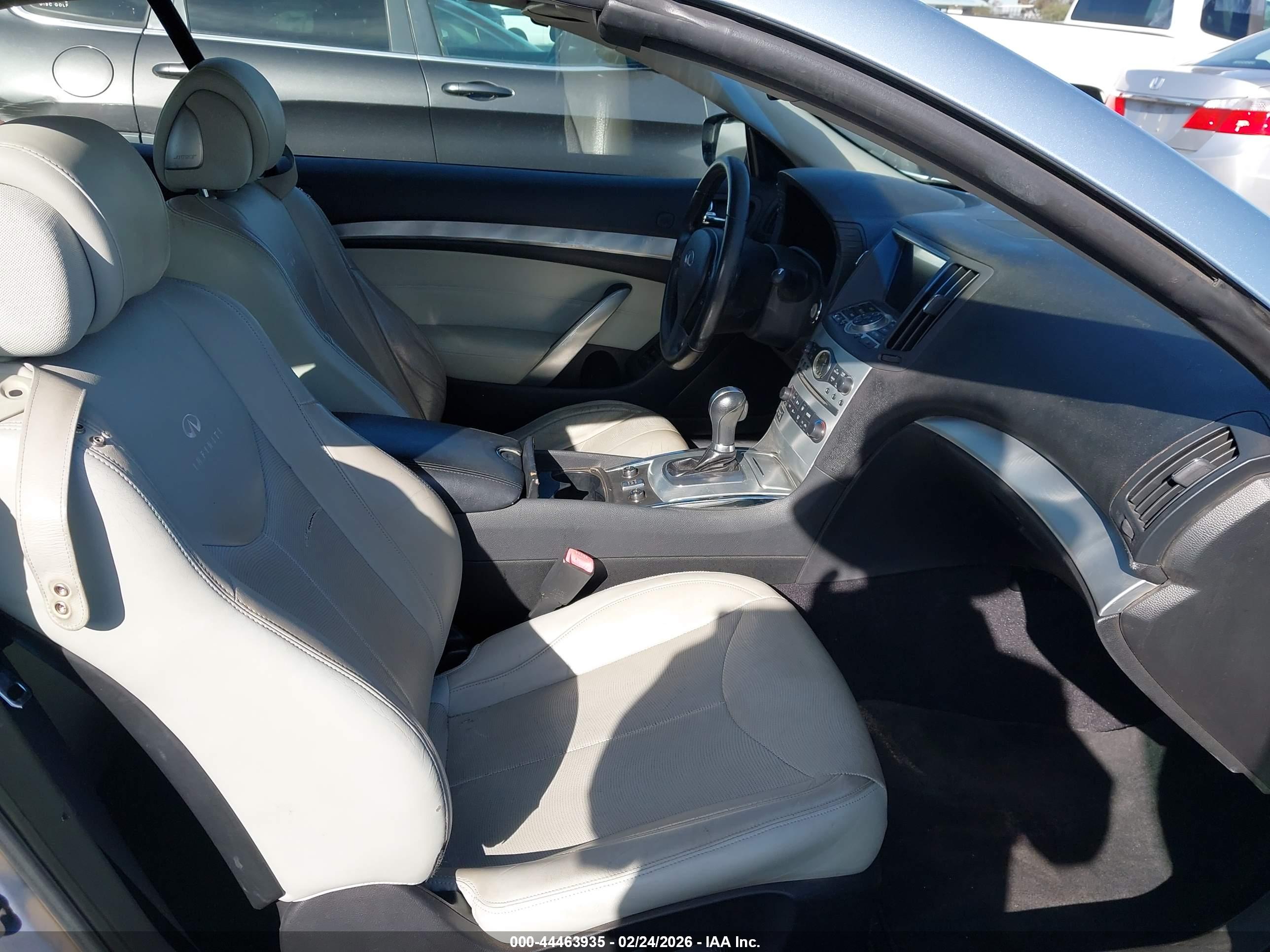 INFINITI G37 image 5