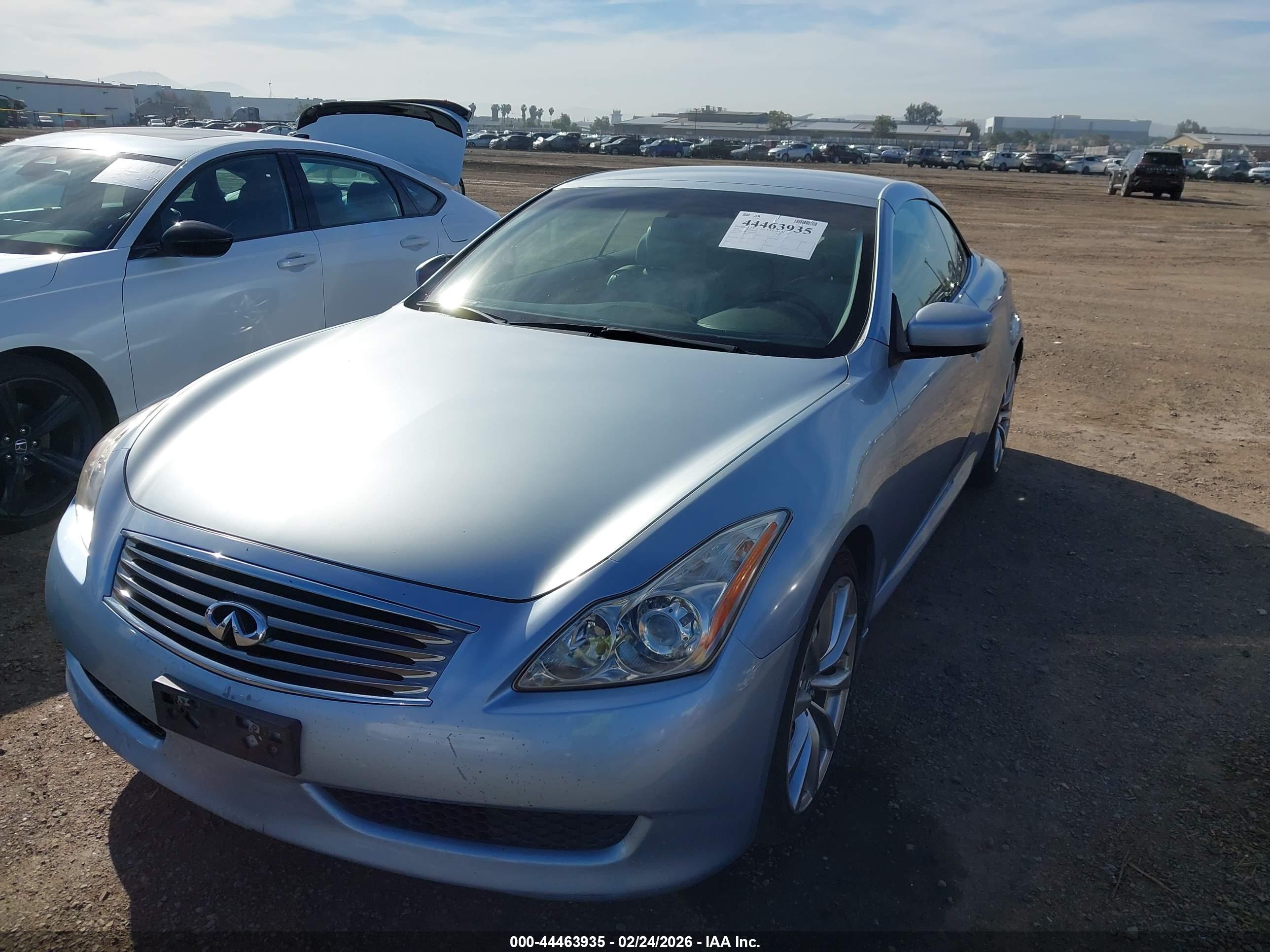 INFINITI G37 image 6