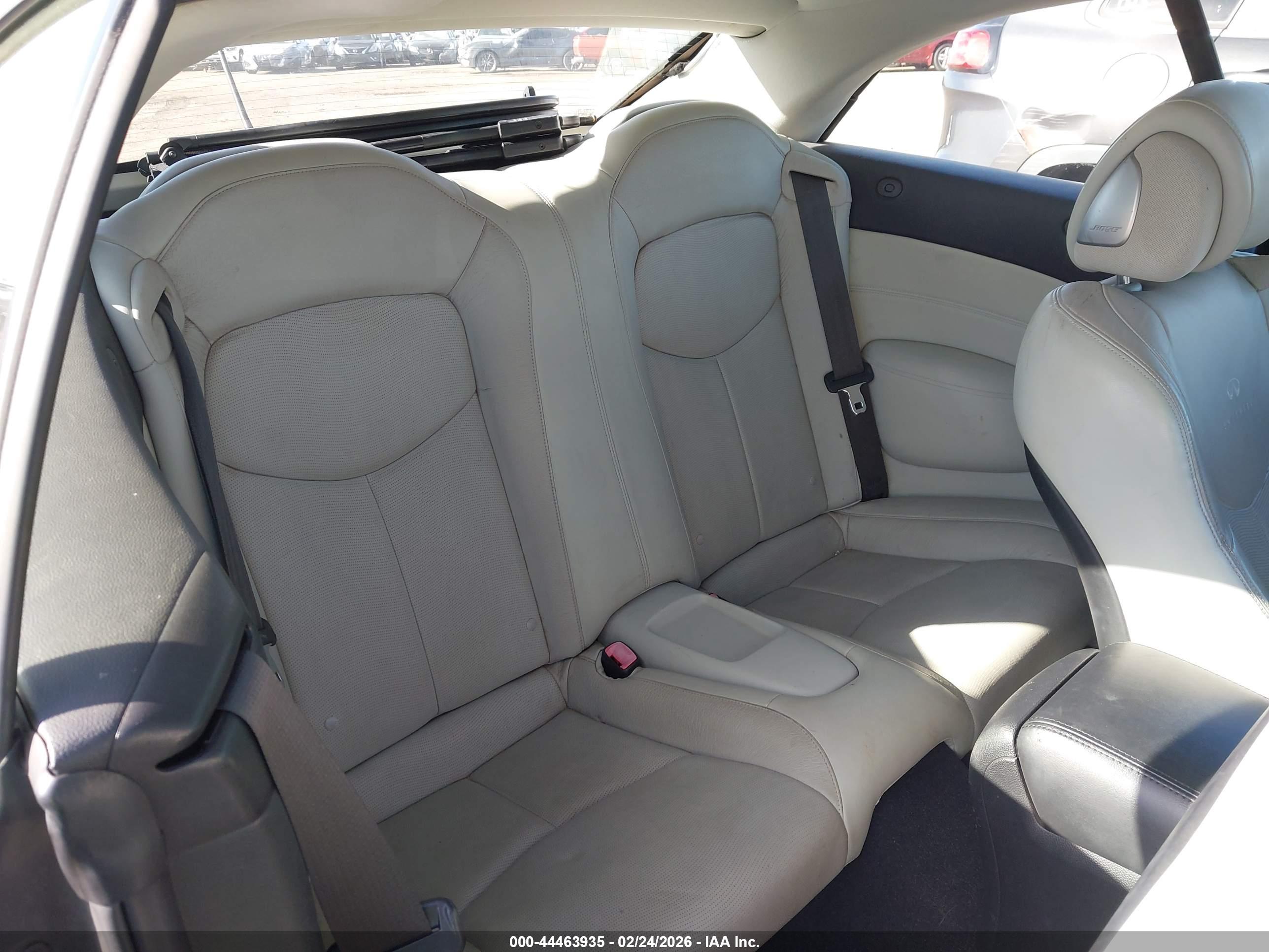 INFINITI G37 image 8