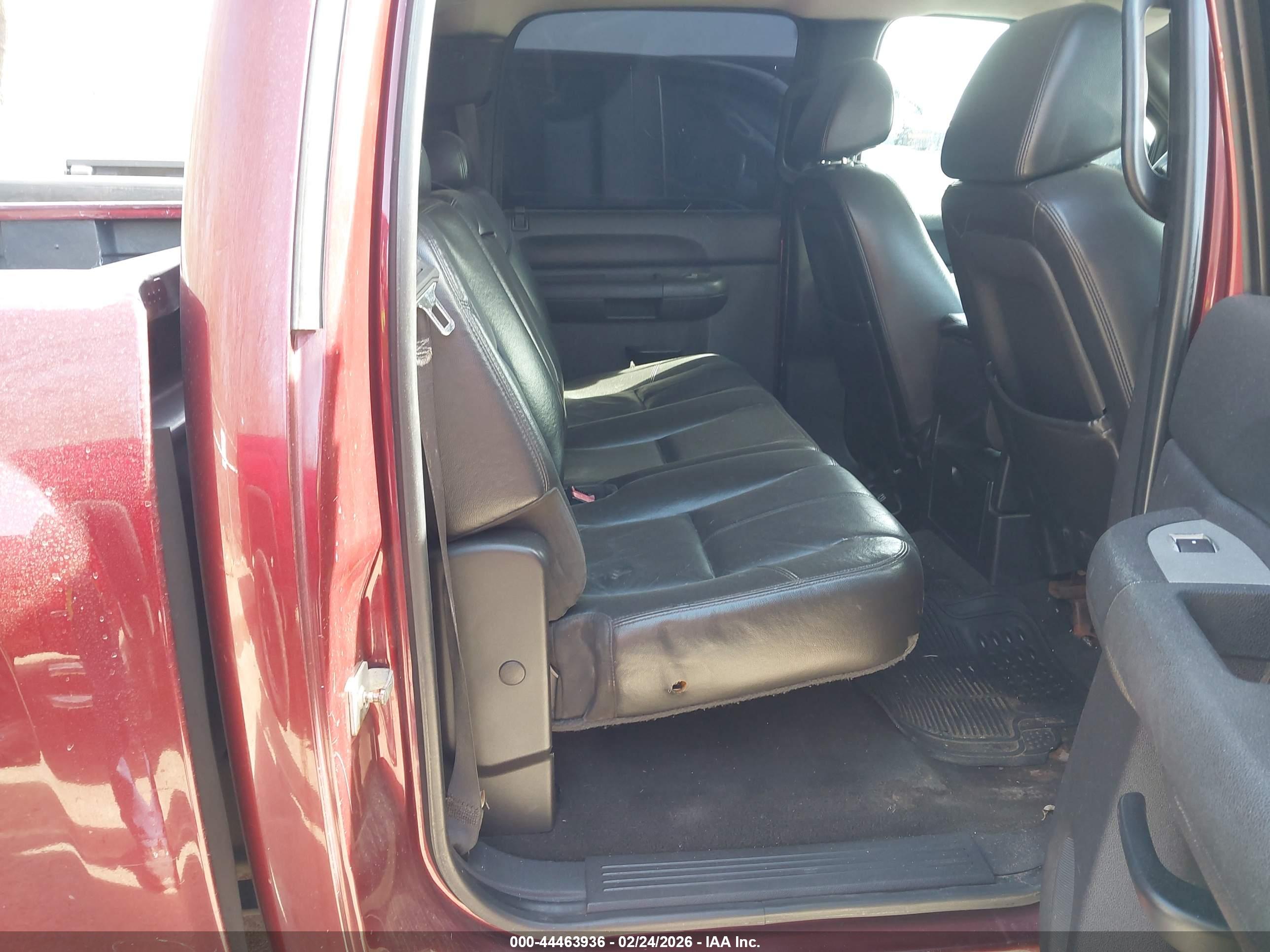 CHEVROLET SILVERADO image 8
