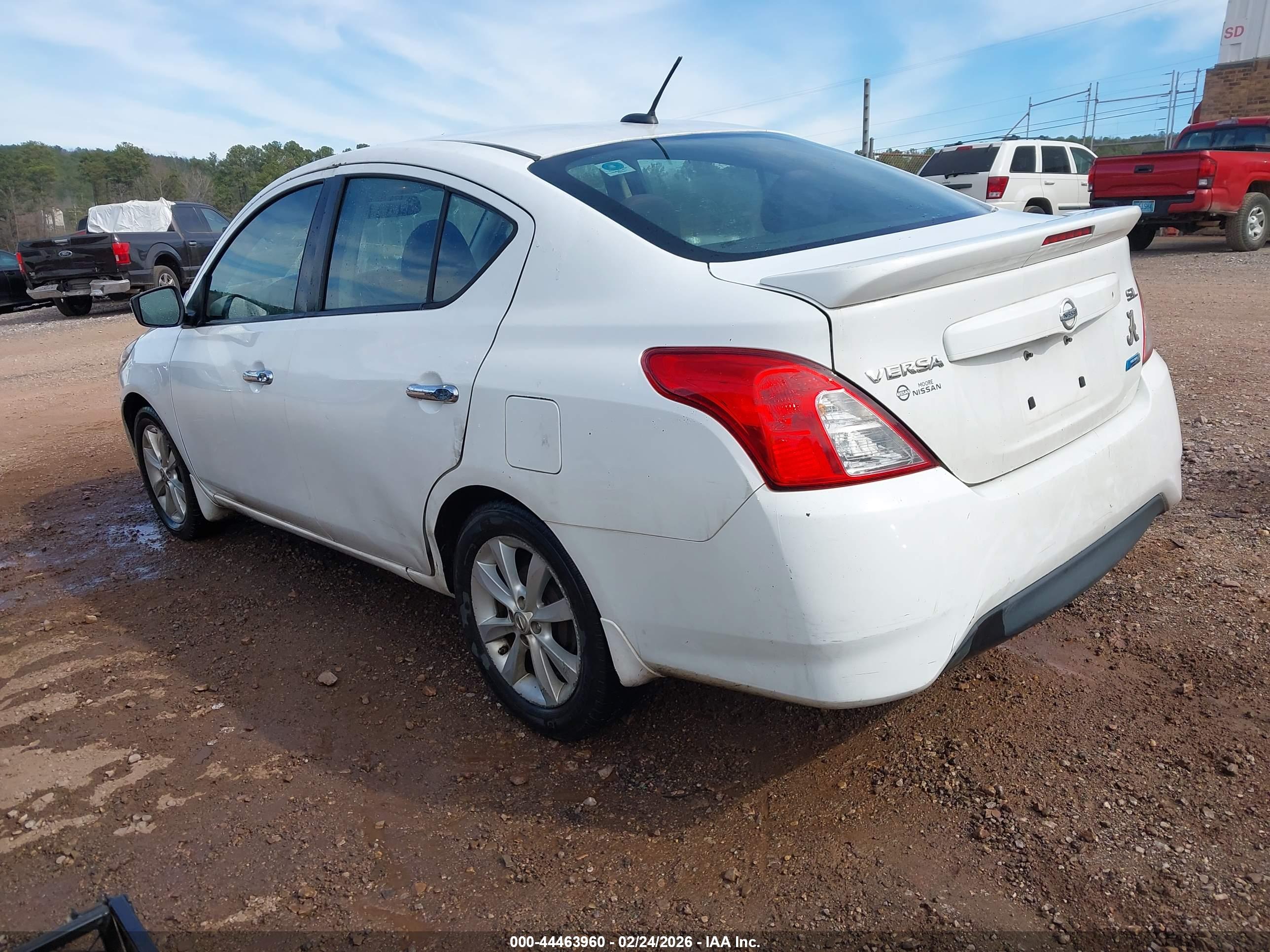 NISSAN VERSA image 3