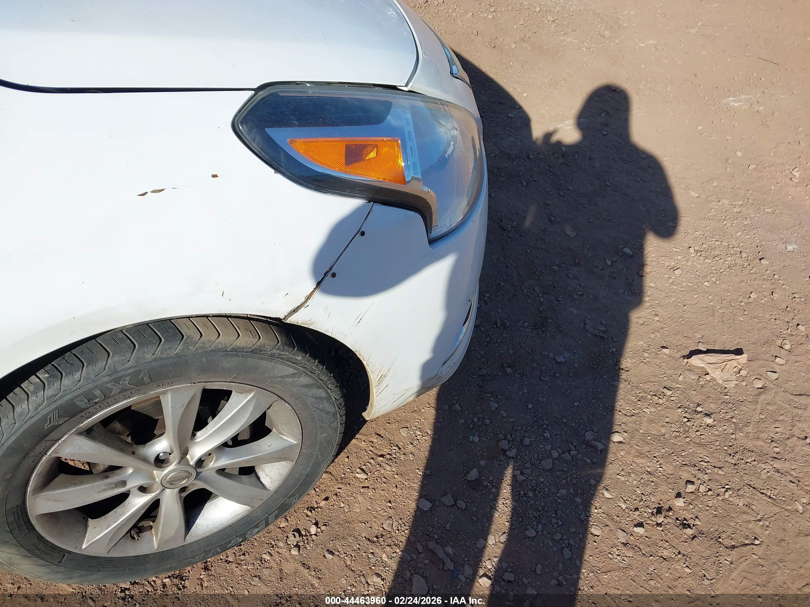 NISSAN VERSA image 6