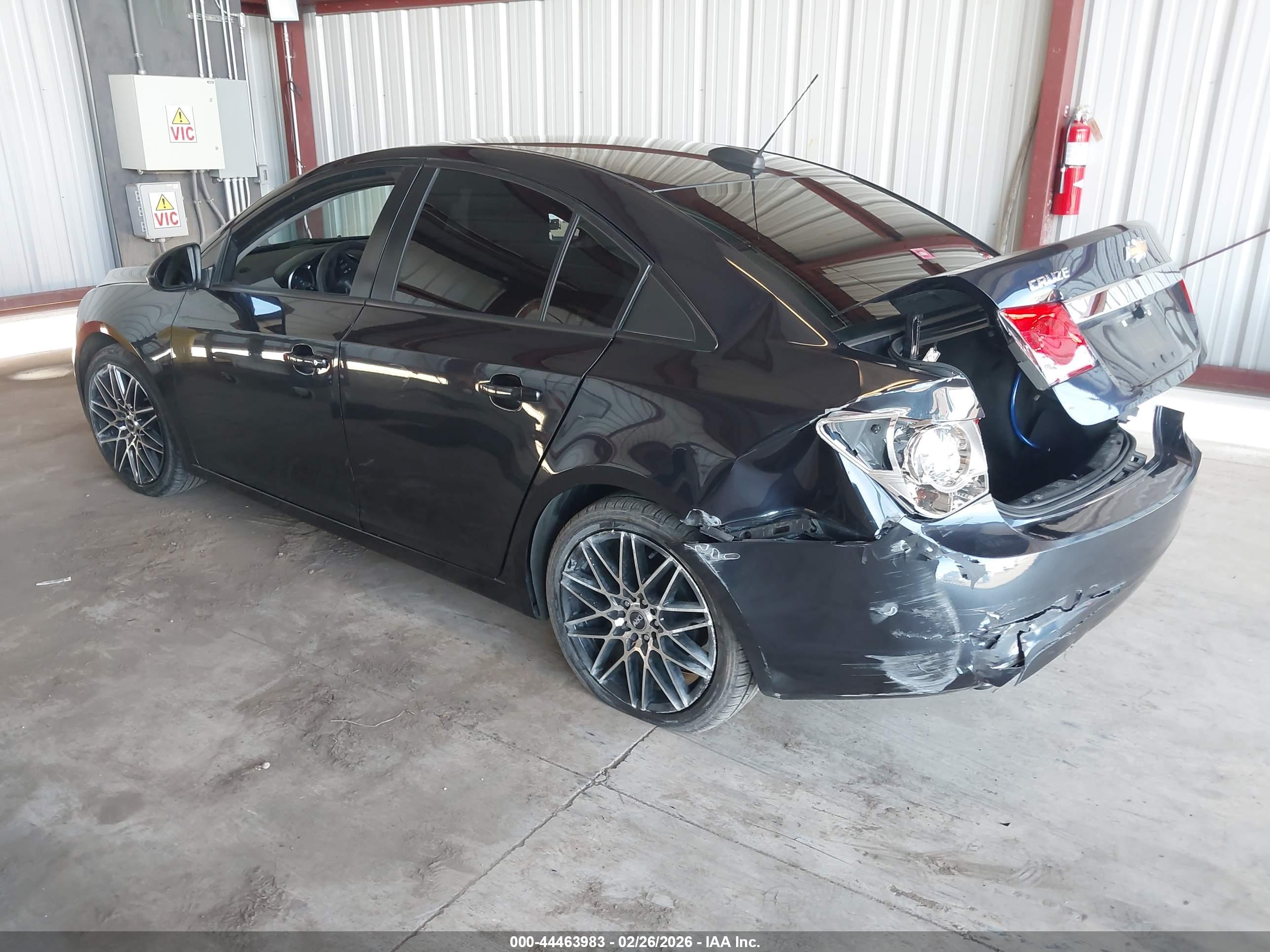 CHEVROLET CRUZE image 3