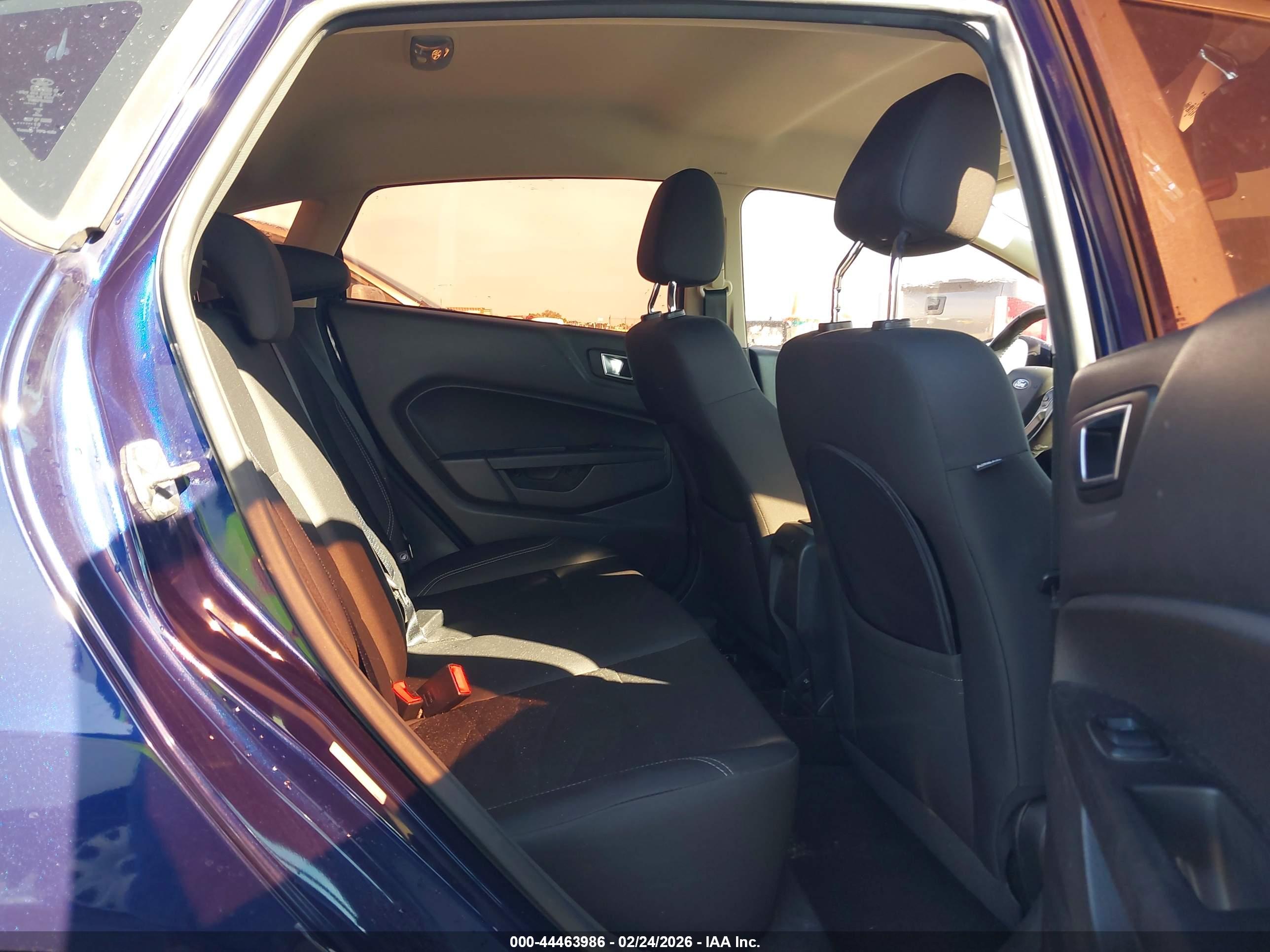 FORD FIESTA image 8
