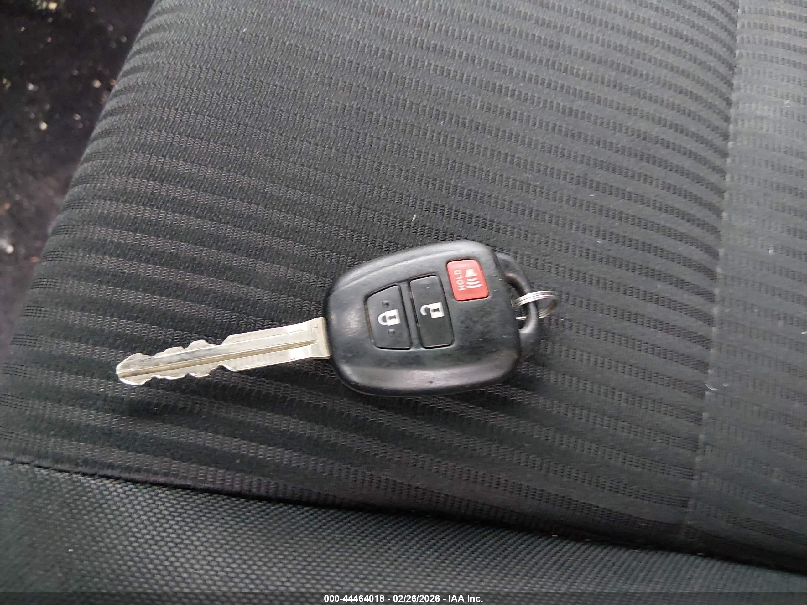 TOYOTA RAV4 image 11