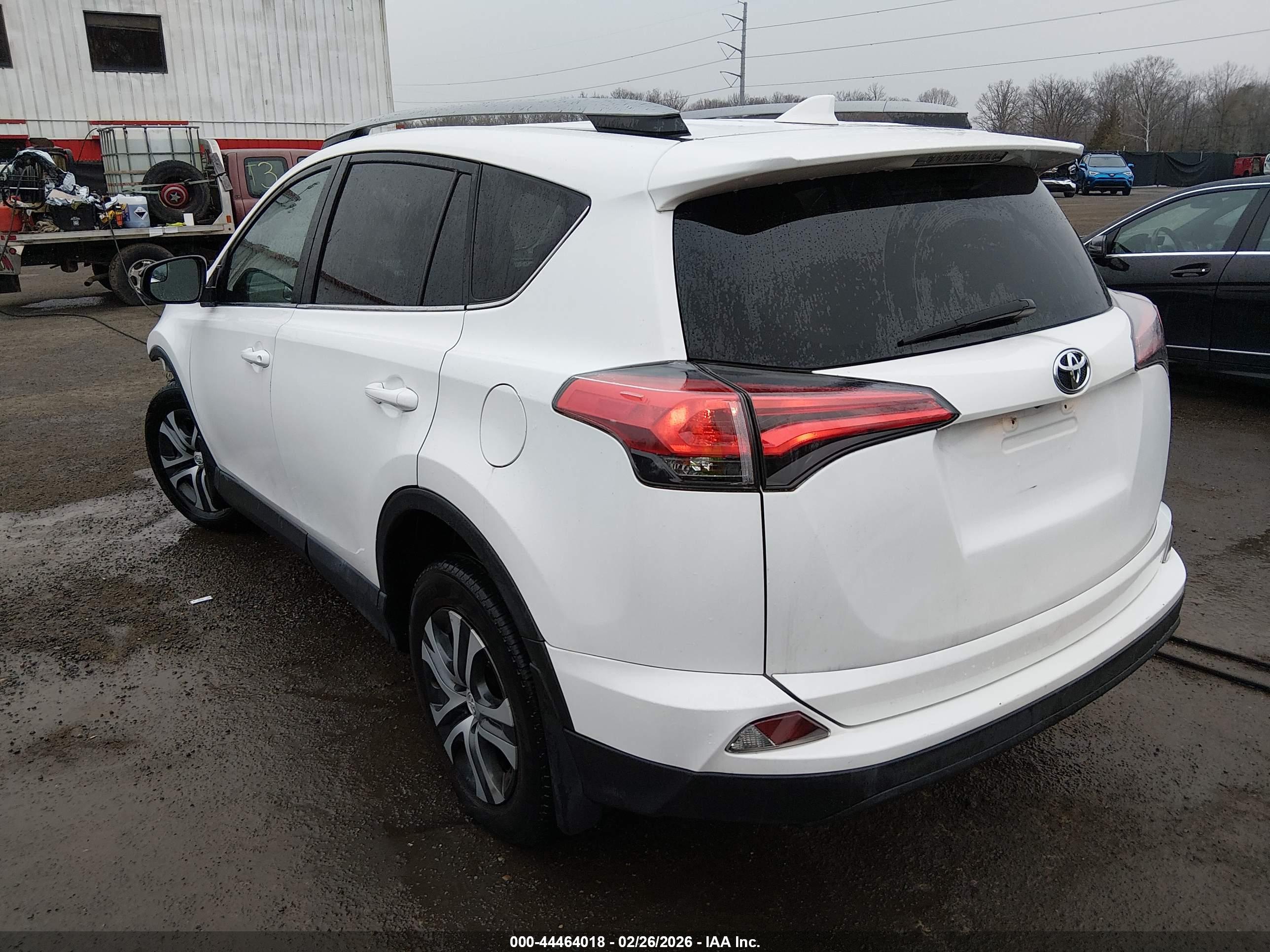 TOYOTA RAV4 image 3