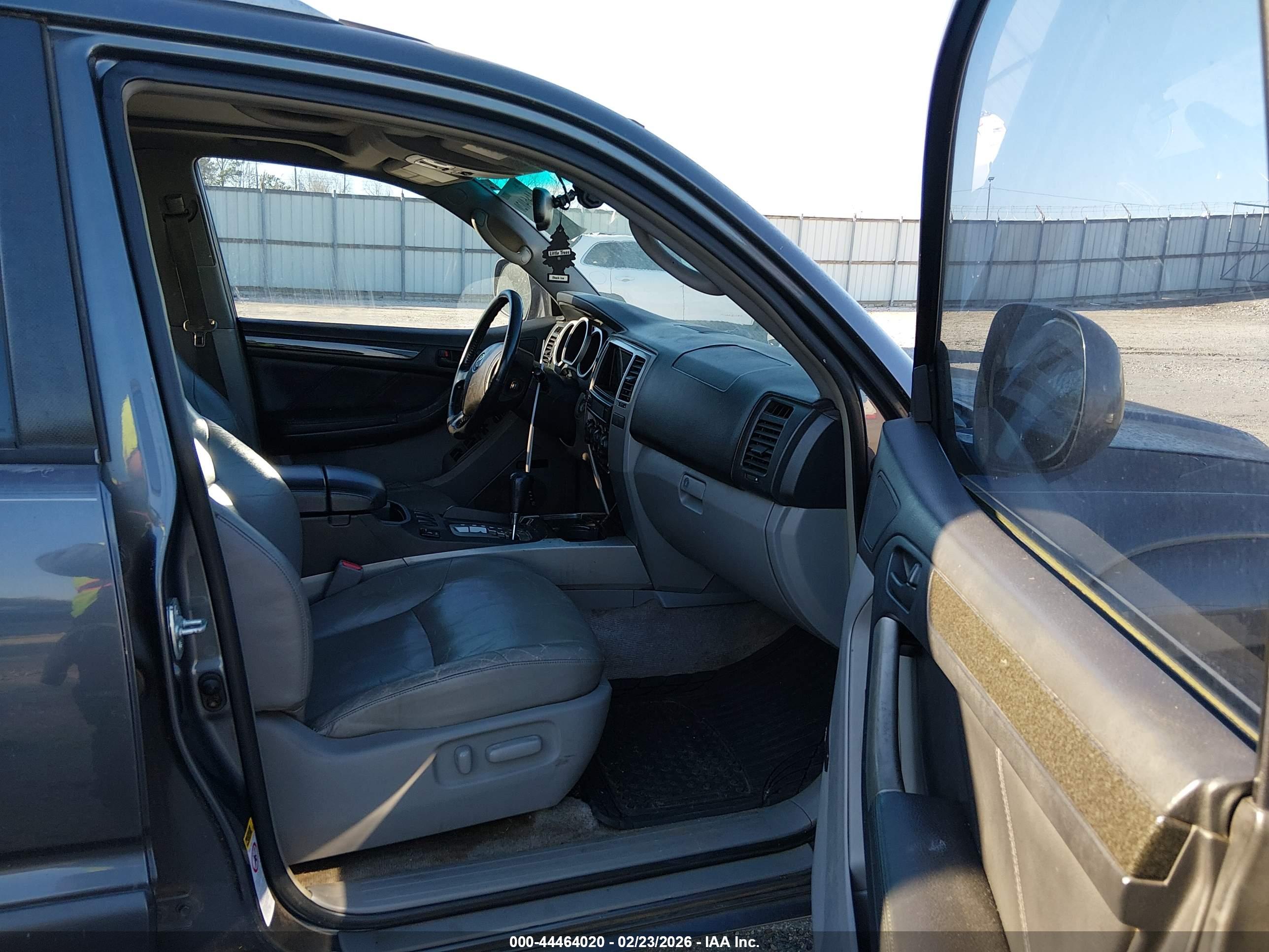 TOYOTA 4RUNNER image 5