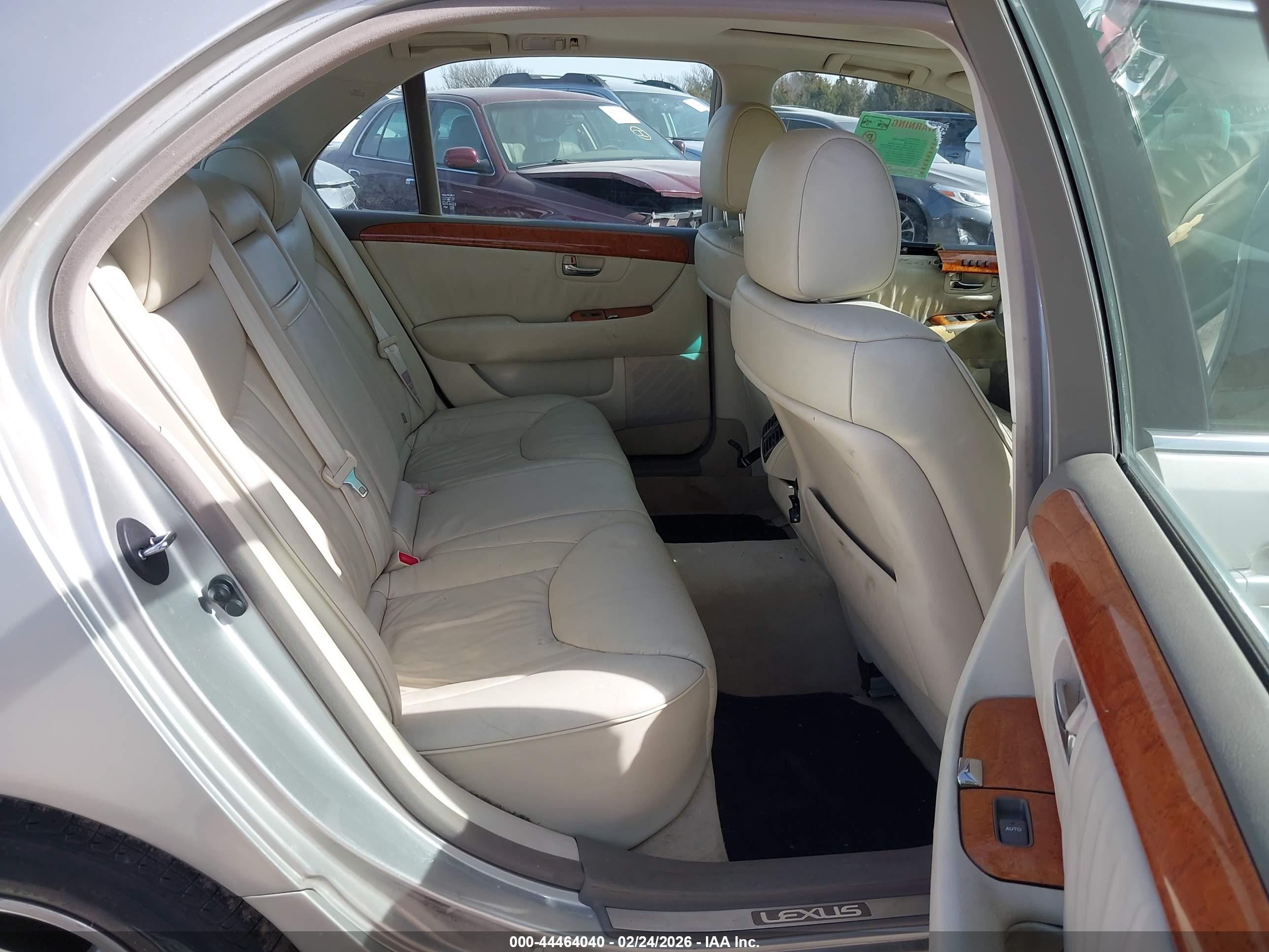 LEXUS LS image 8