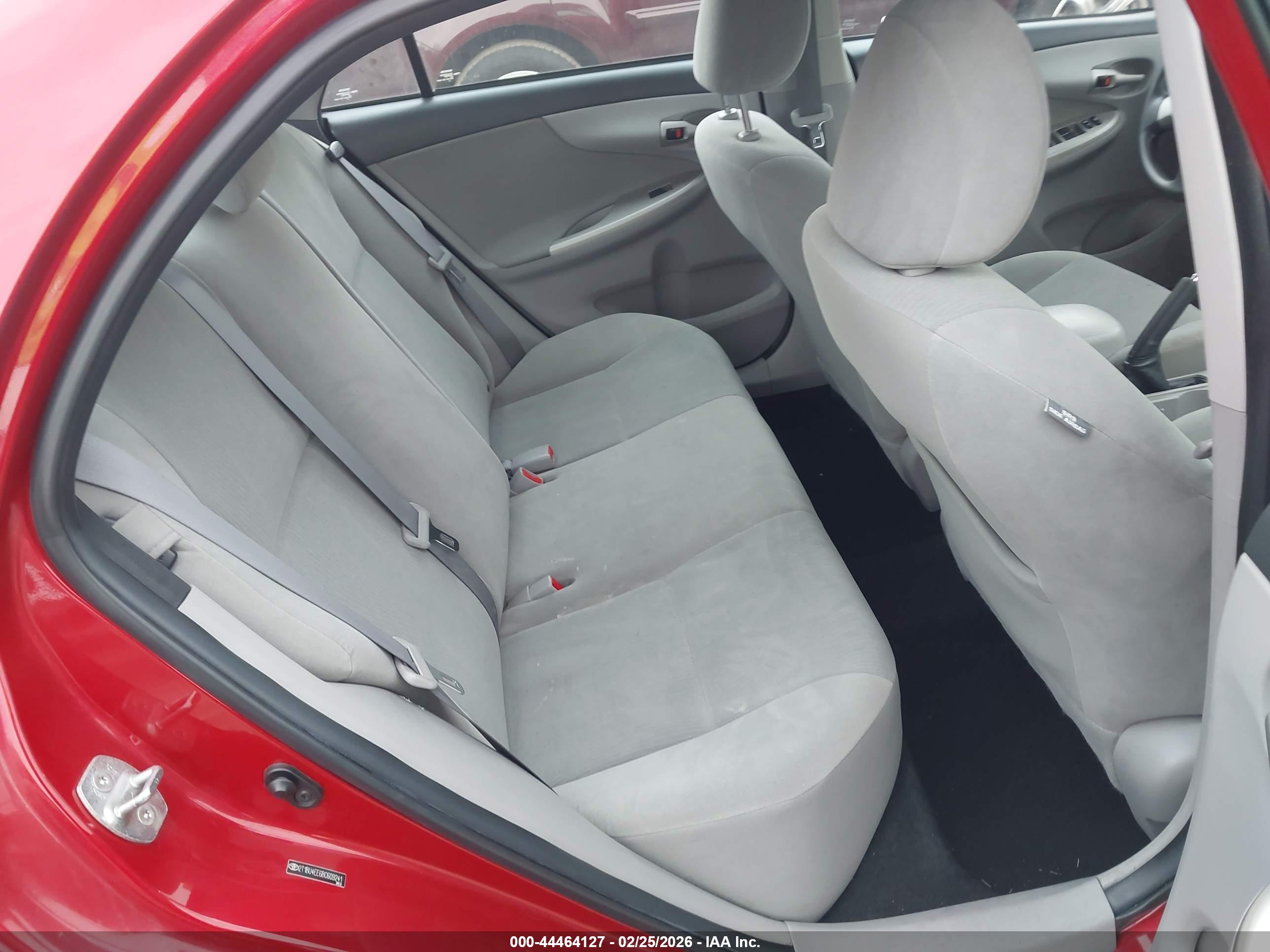 TOYOTA COROLLA image 8