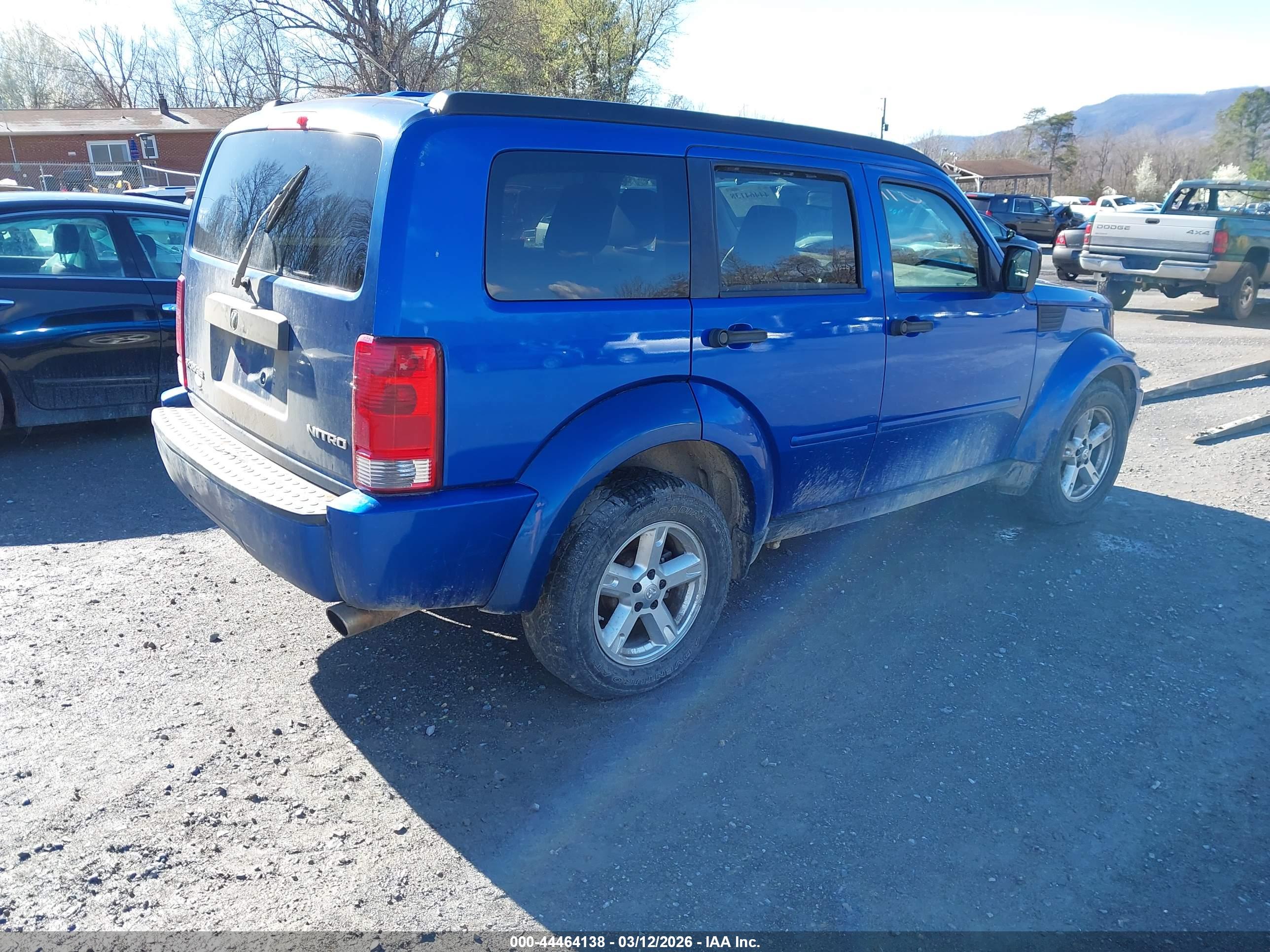 DODGE NITRO image 4