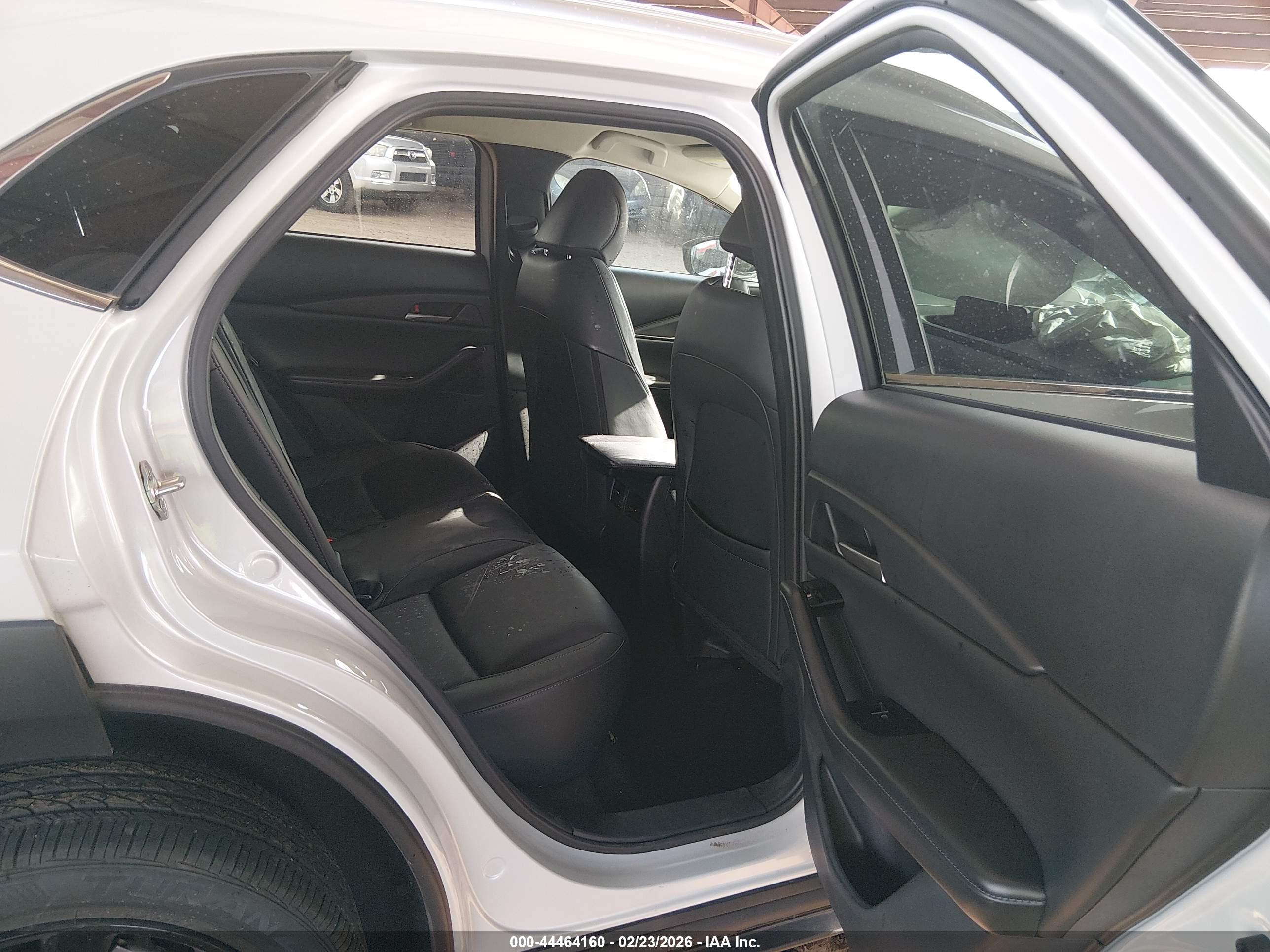 MAZDA CX-30 image 8