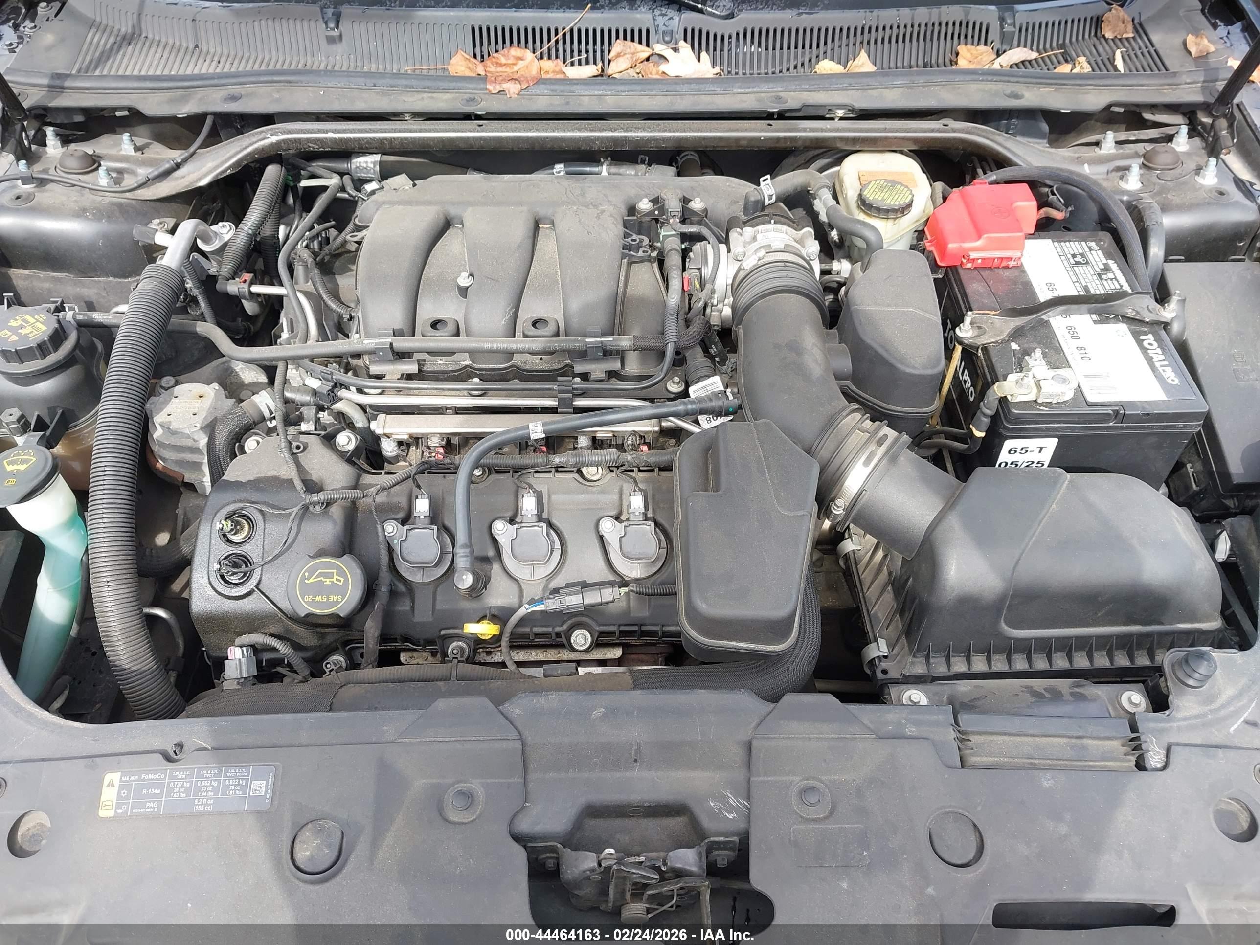FORD TAURUS image 10