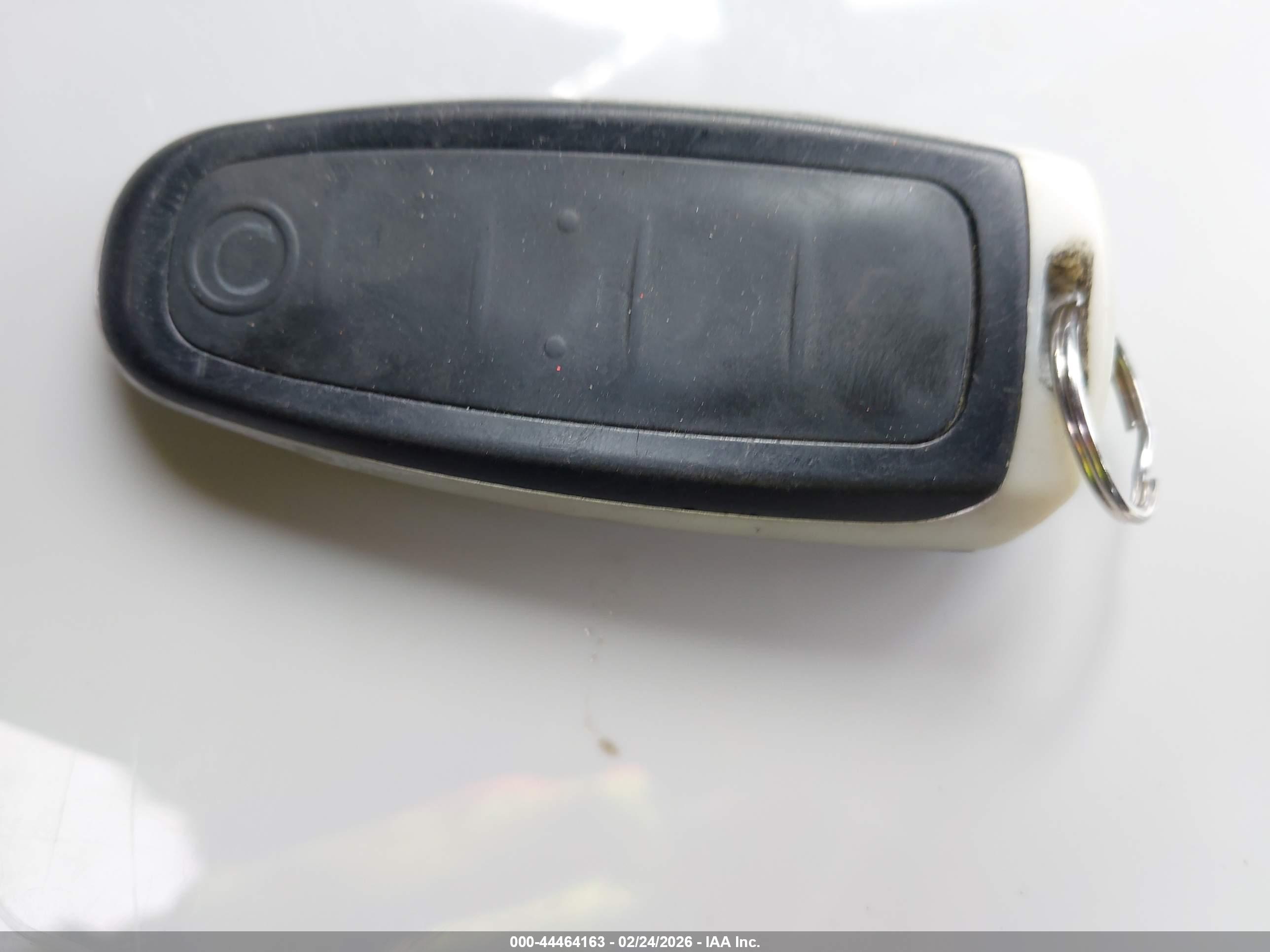FORD TAURUS image 11
