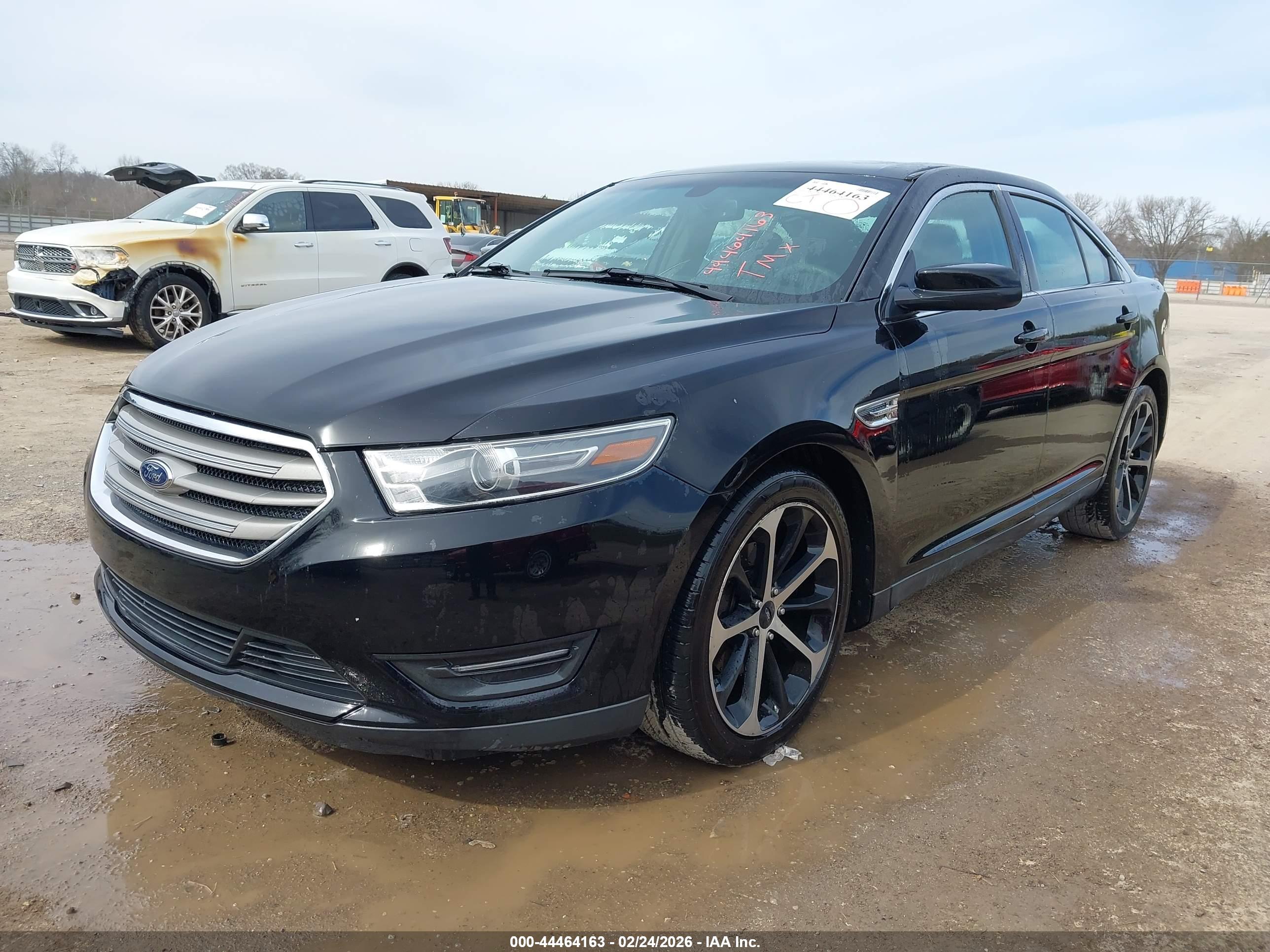 FORD TAURUS image 2