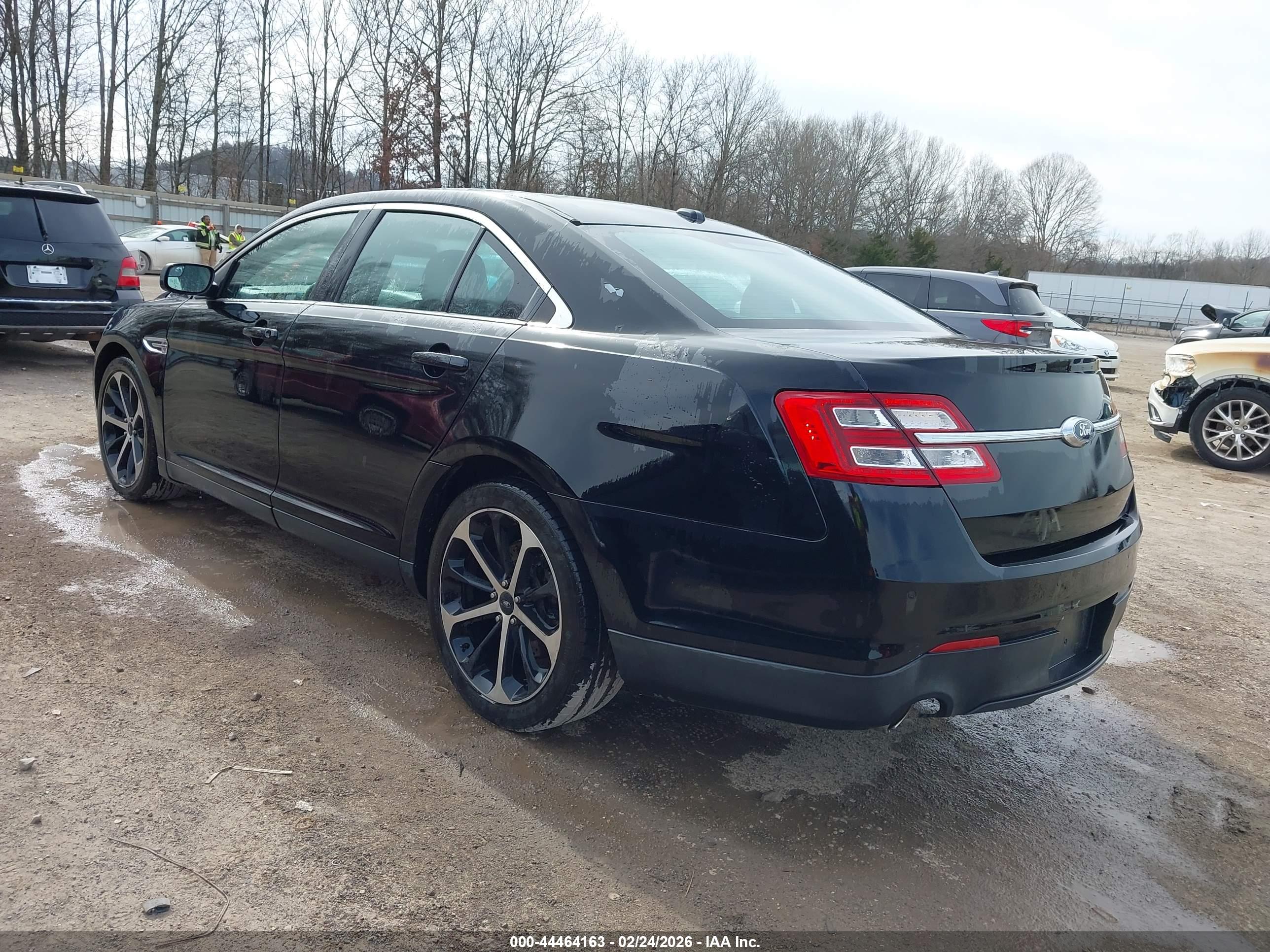 FORD TAURUS image 3