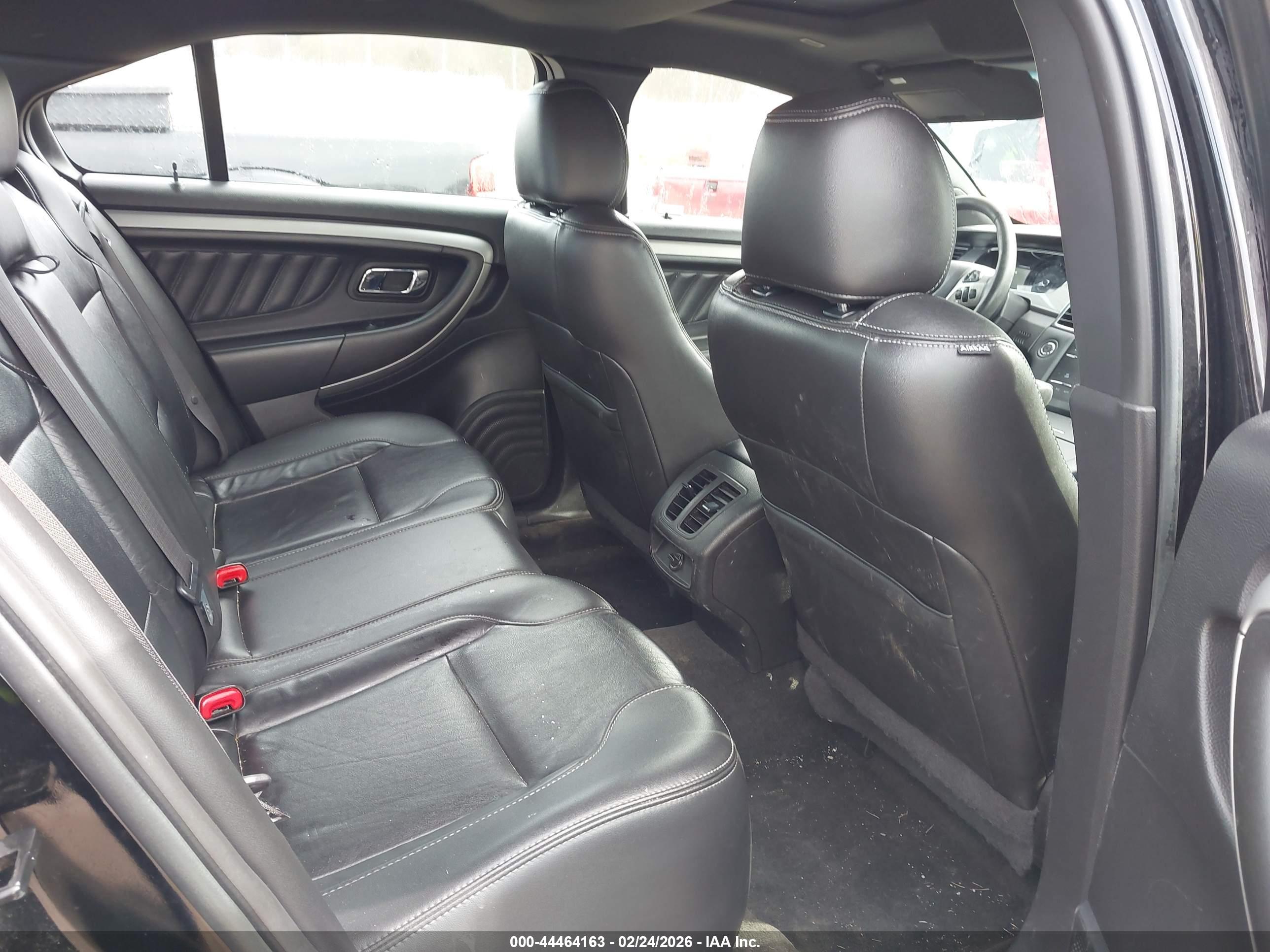 FORD TAURUS image 8