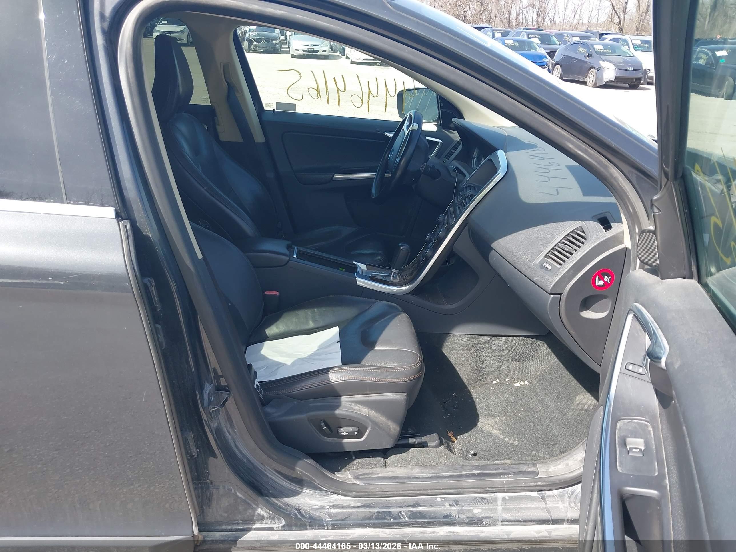 VOLVO XC60 image 5
