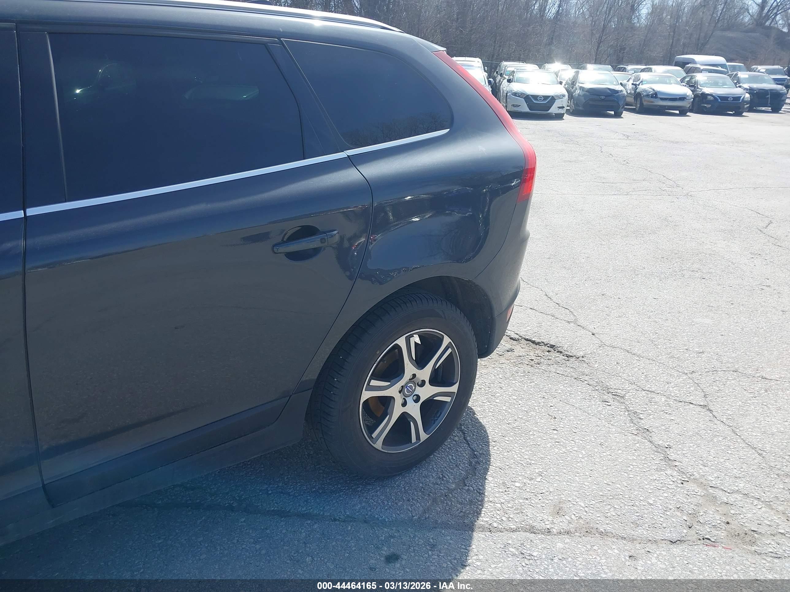 VOLVO XC60 image 6