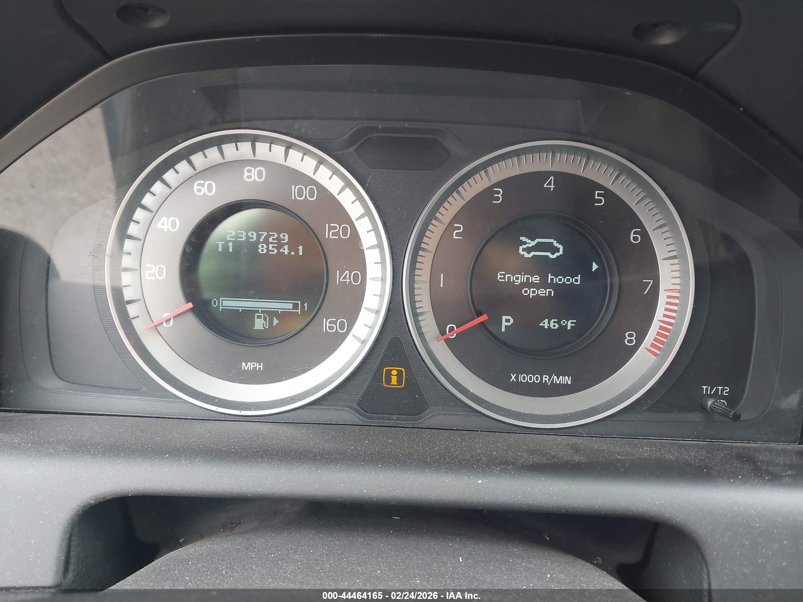 VOLVO XC60 image 7