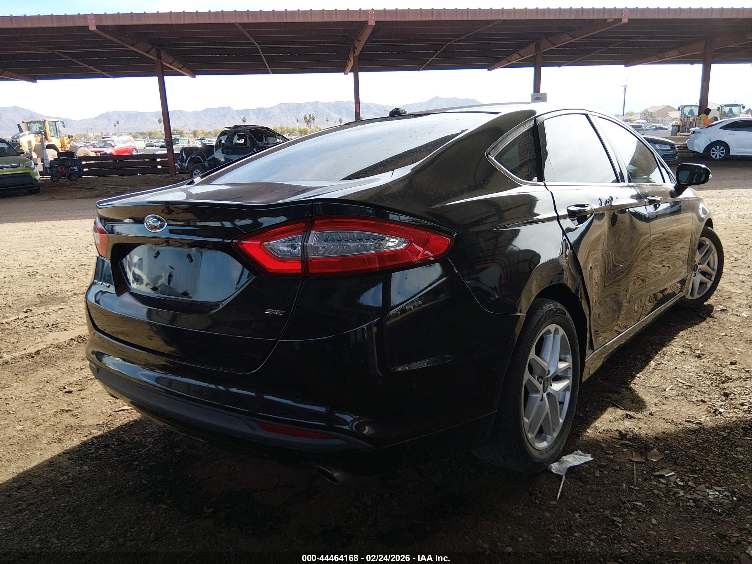 FORD FUSION image 4