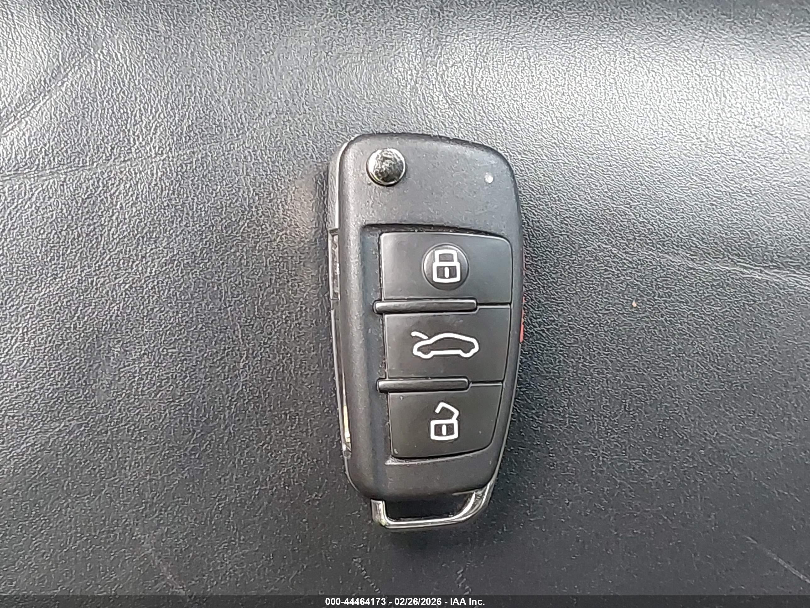 AUDI R8 image 11
