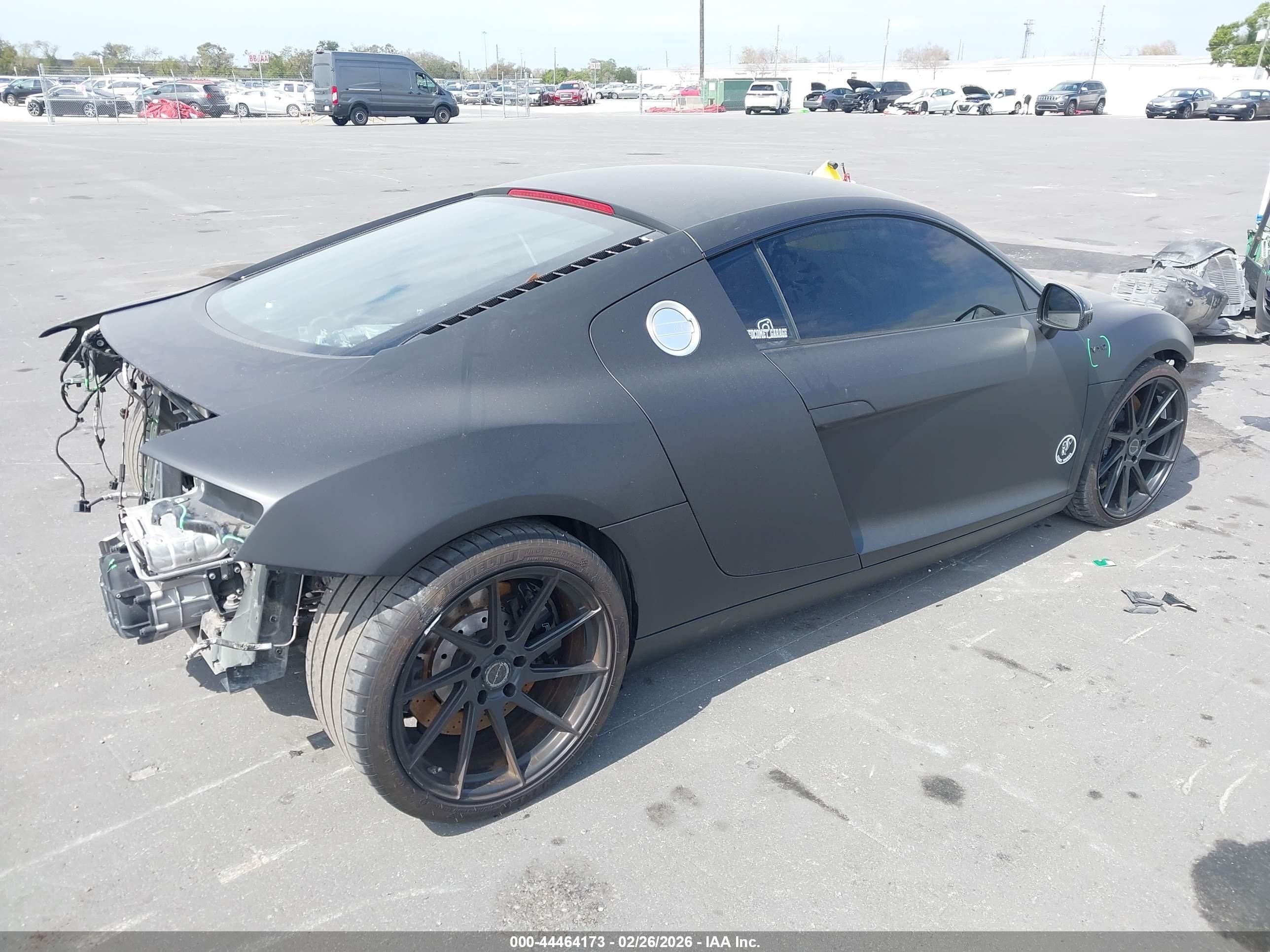 AUDI R8 image 4