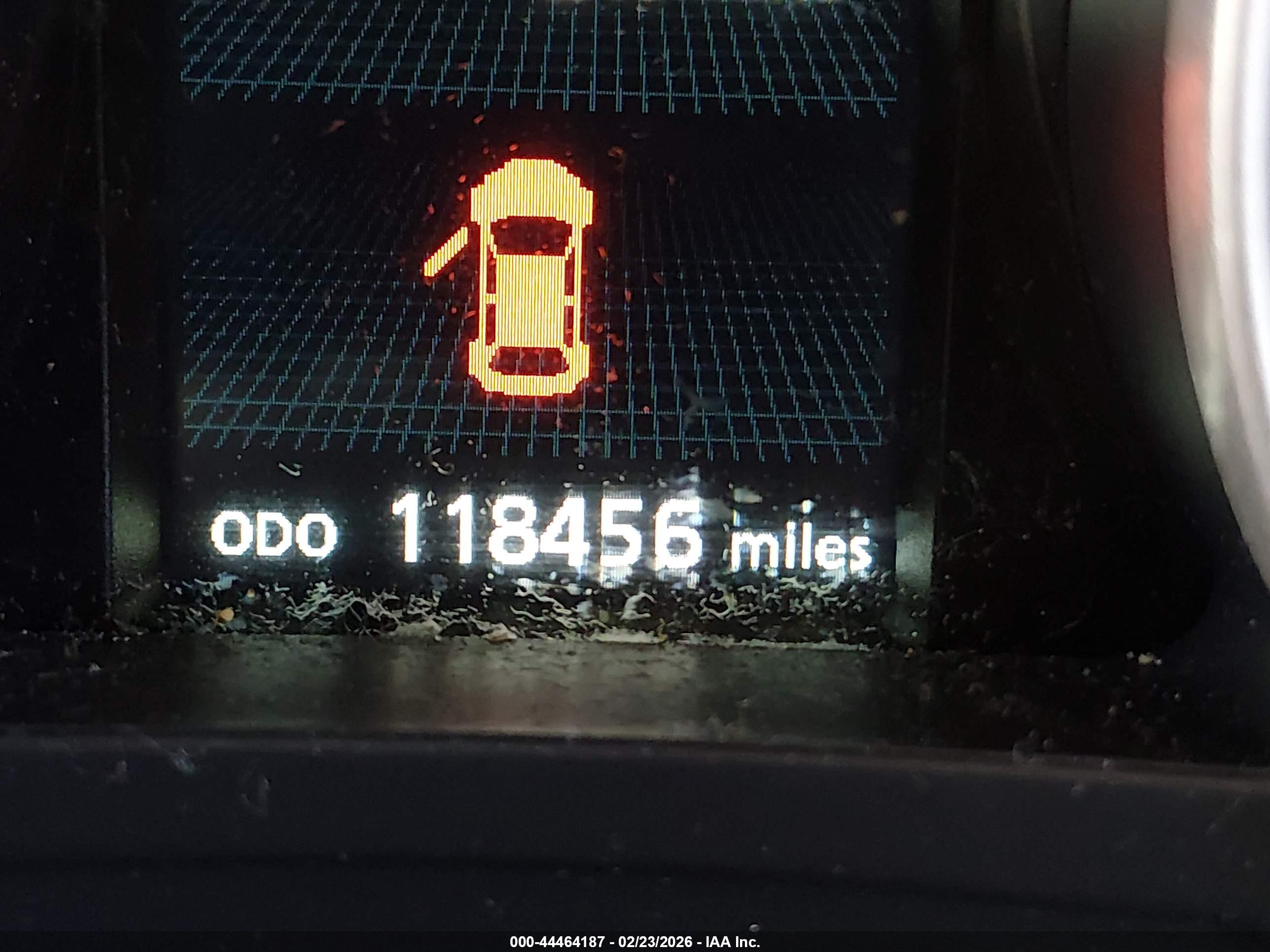 MITSUBISHI OUTLANDER image 7