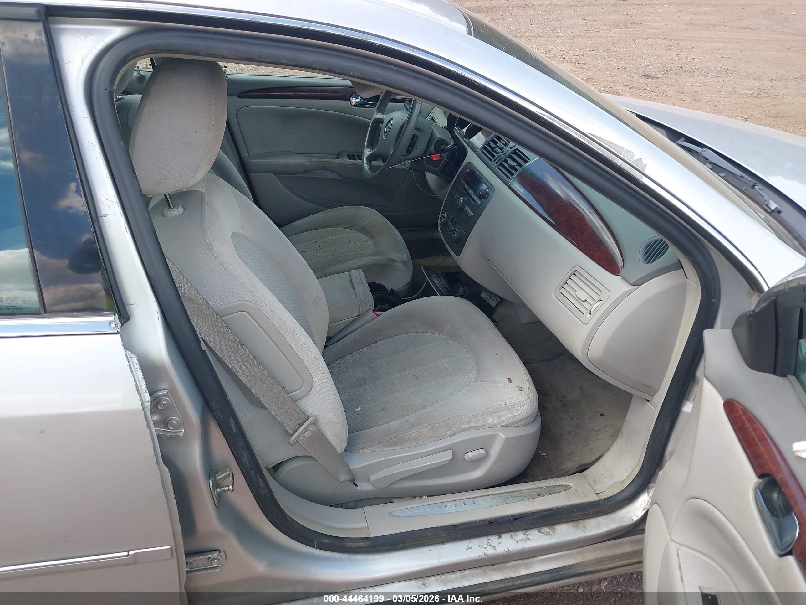 BUICK LUCERNE image 5