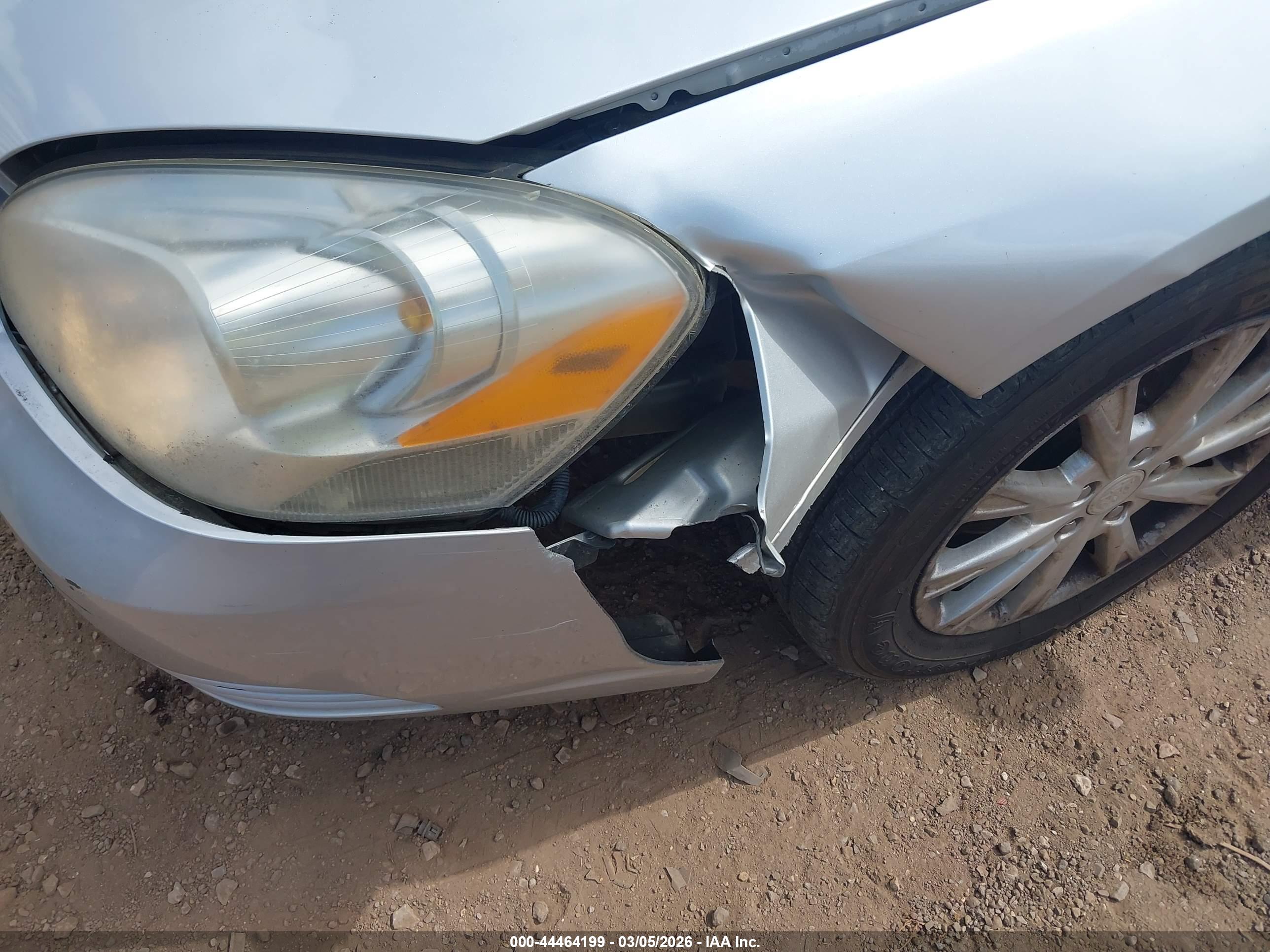 BUICK LUCERNE image 6