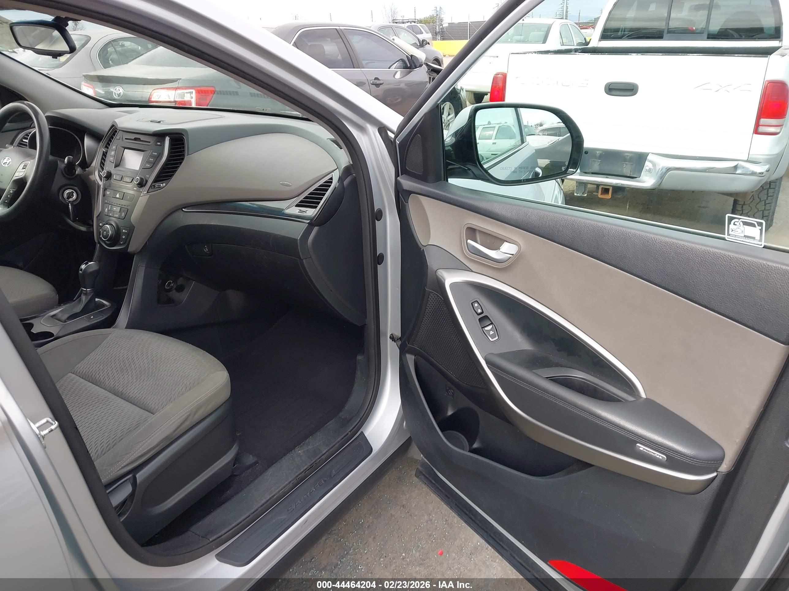 HYUNDAI SANTA image 5