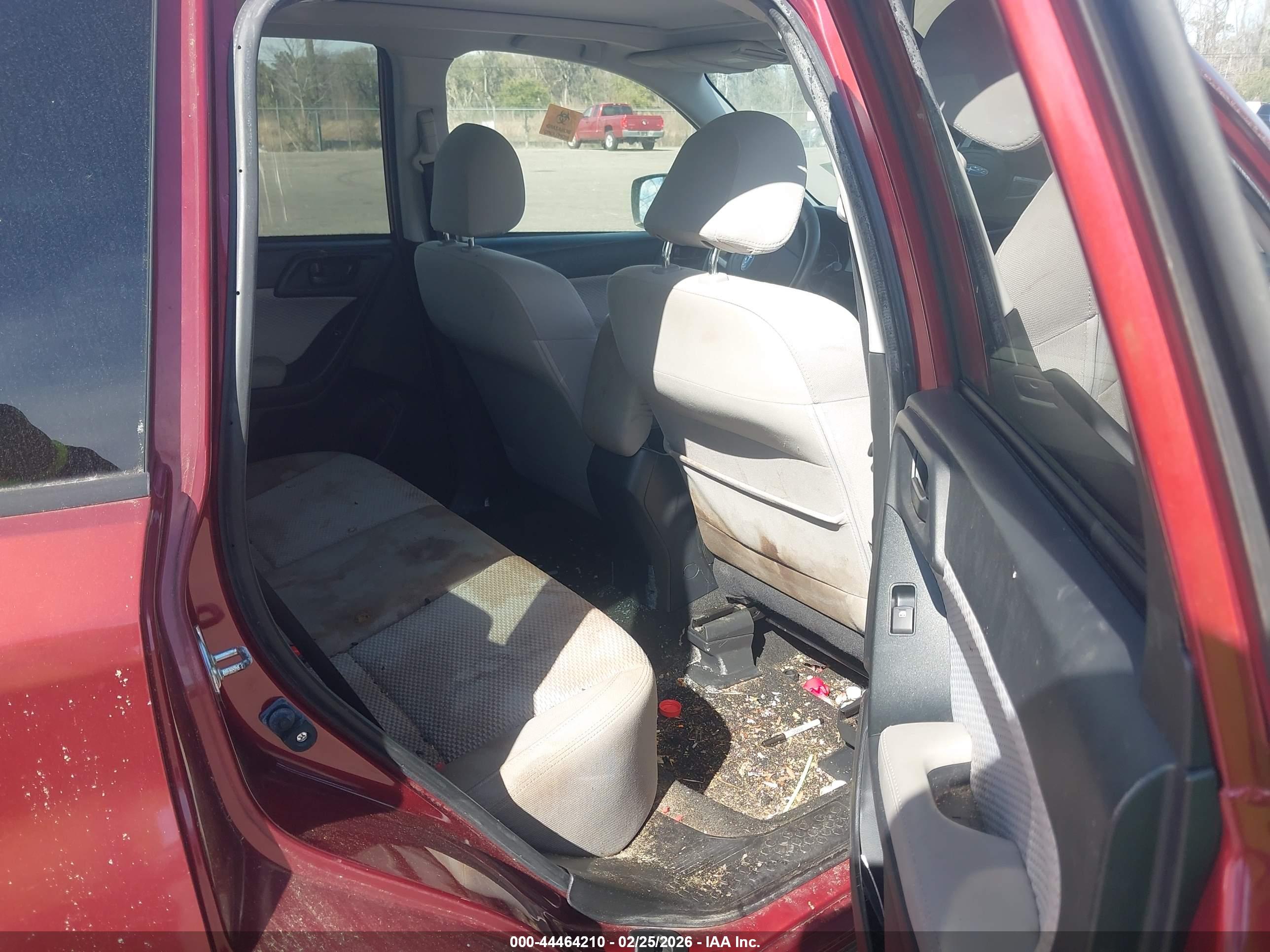 SUBARU FORESTER image 8
