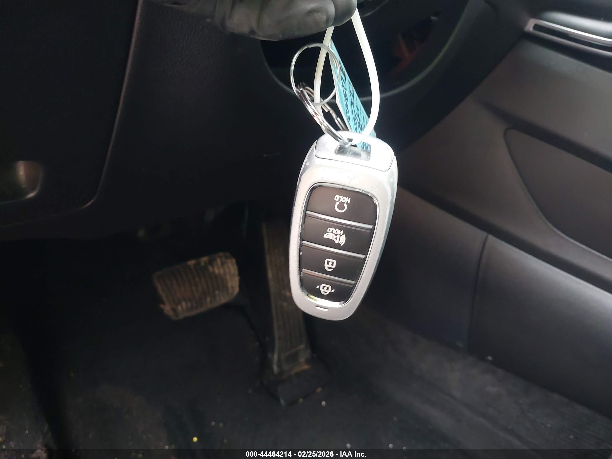HYUNDAI TUCSON image 11