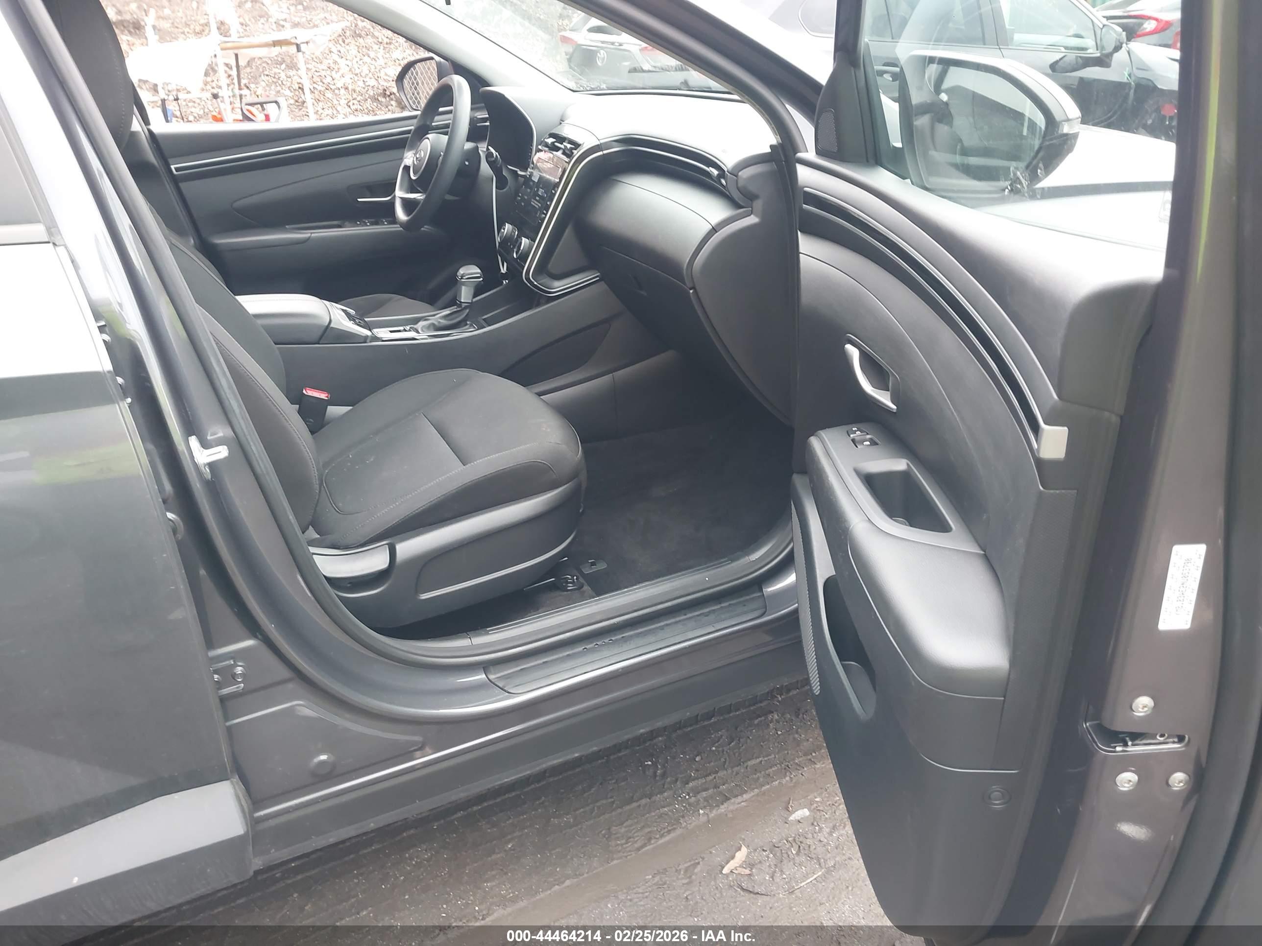 HYUNDAI TUCSON image 5