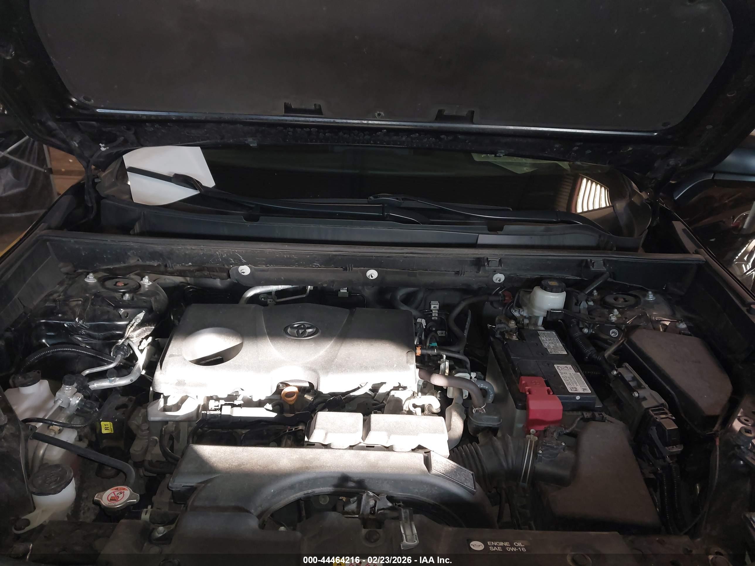 TOYOTA RAV4 image 10