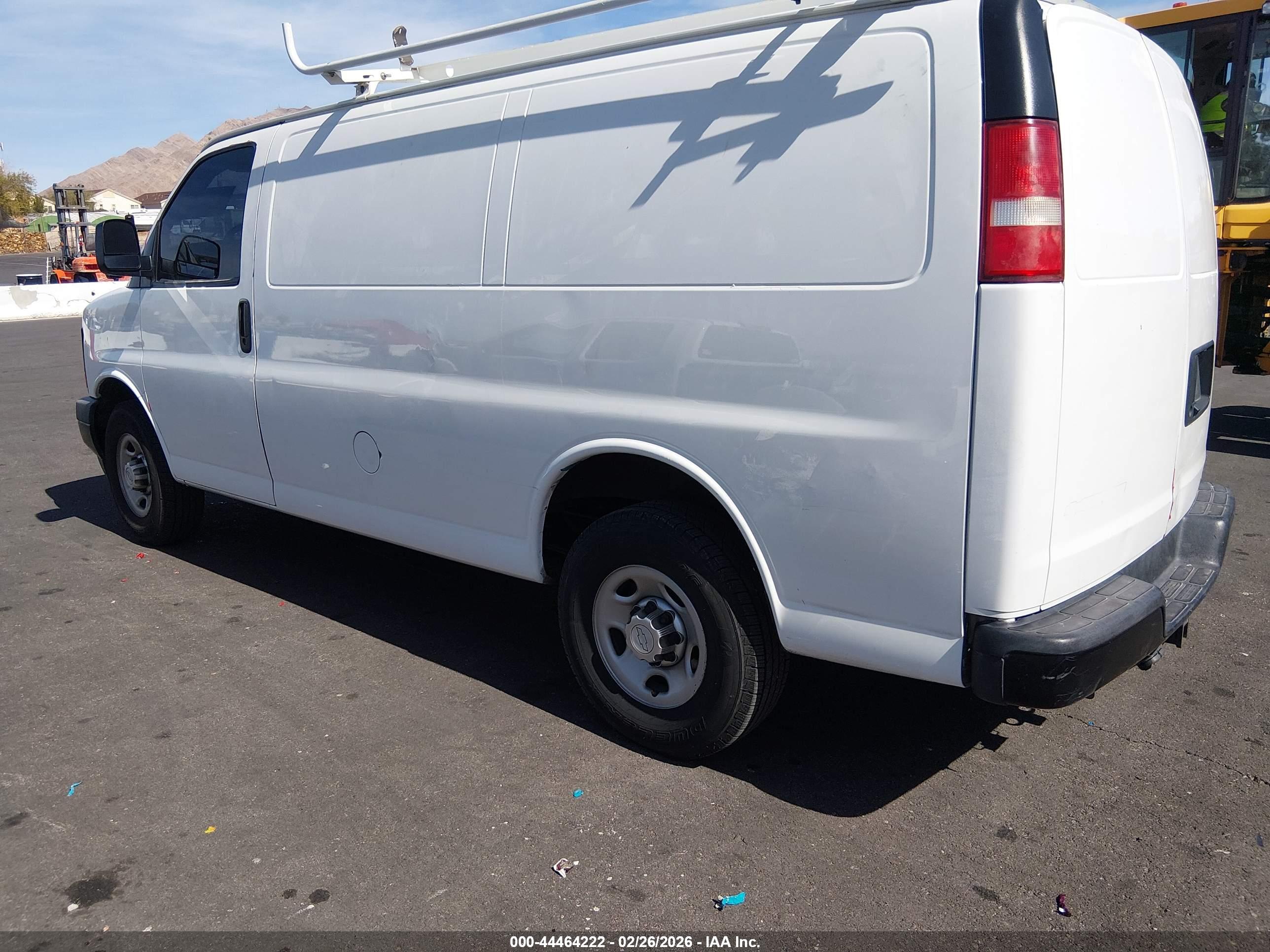 CHEVROLET EXPRESS image 3