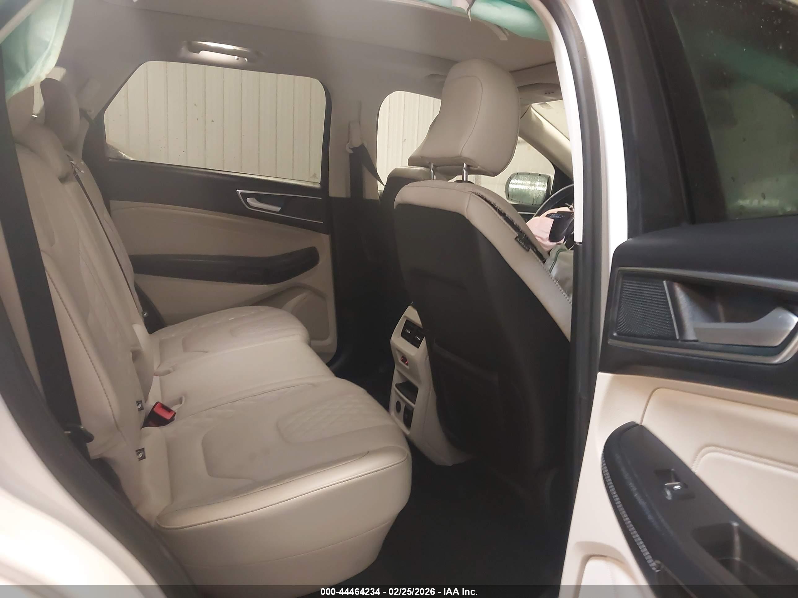 FORD EDGE image 8