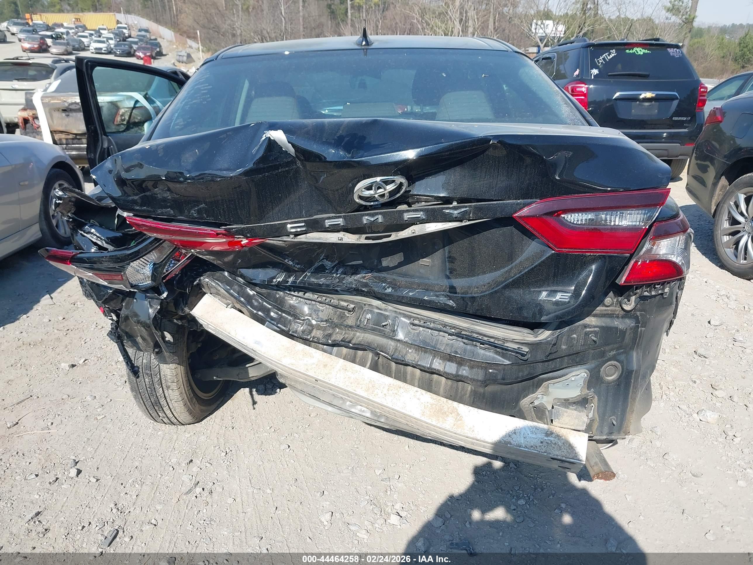 TOYOTA CAMRY image 6